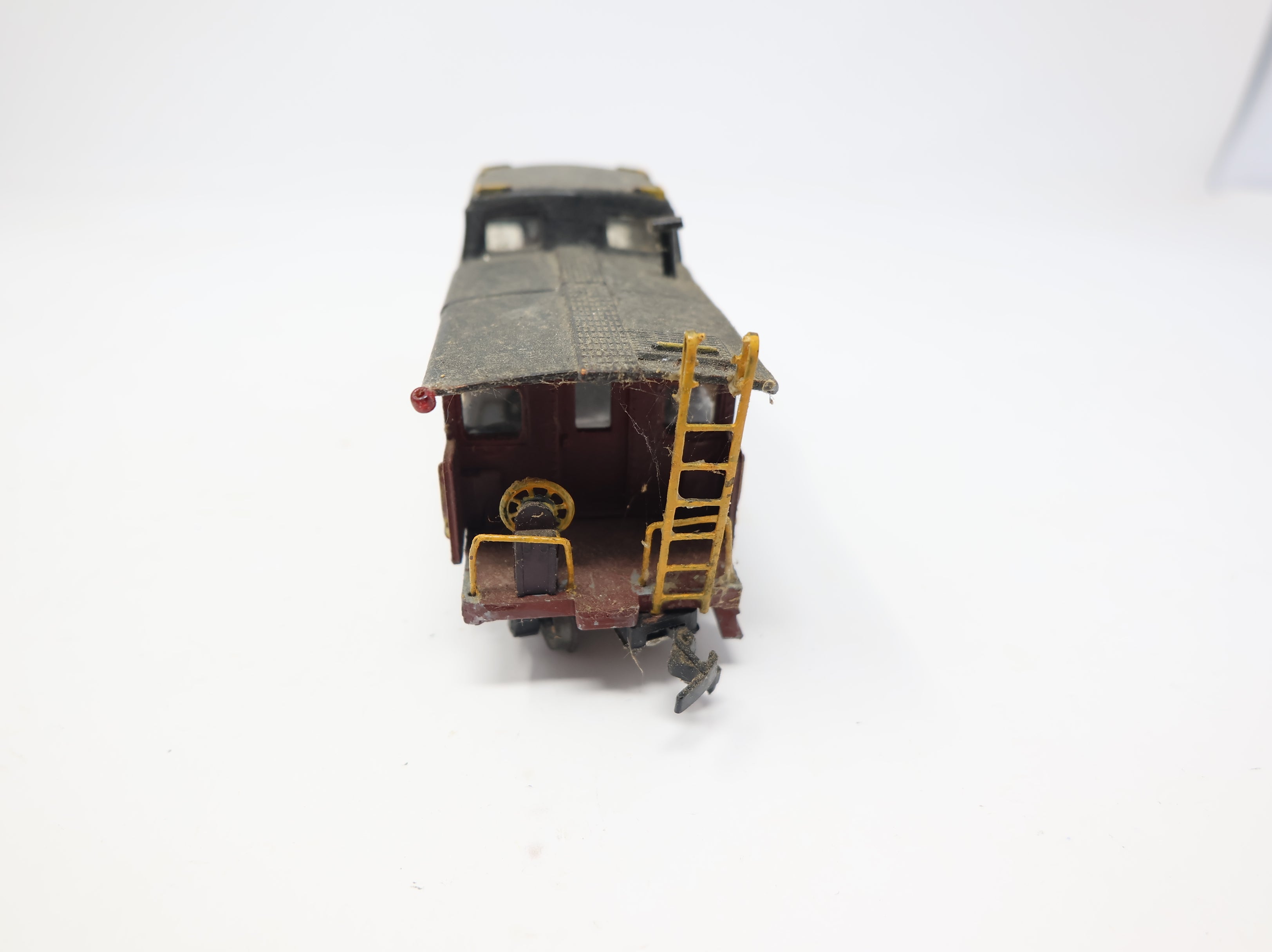 USED HO Scale Caboose Pennsylvania #450123 Custom w/ Figure Rough