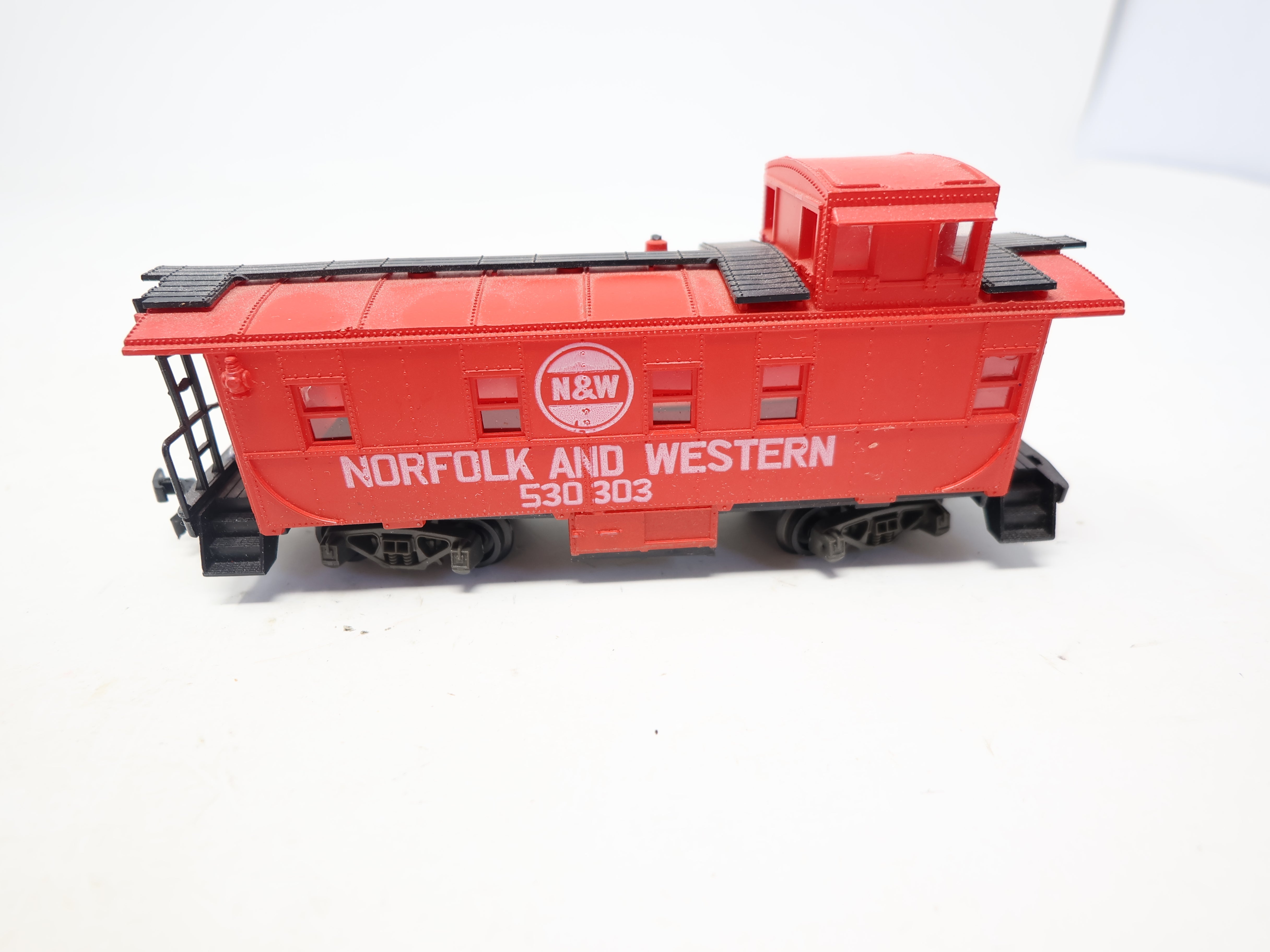 USED ROCO HO Scale, Caboose, Norfolk & Western N&W #530303