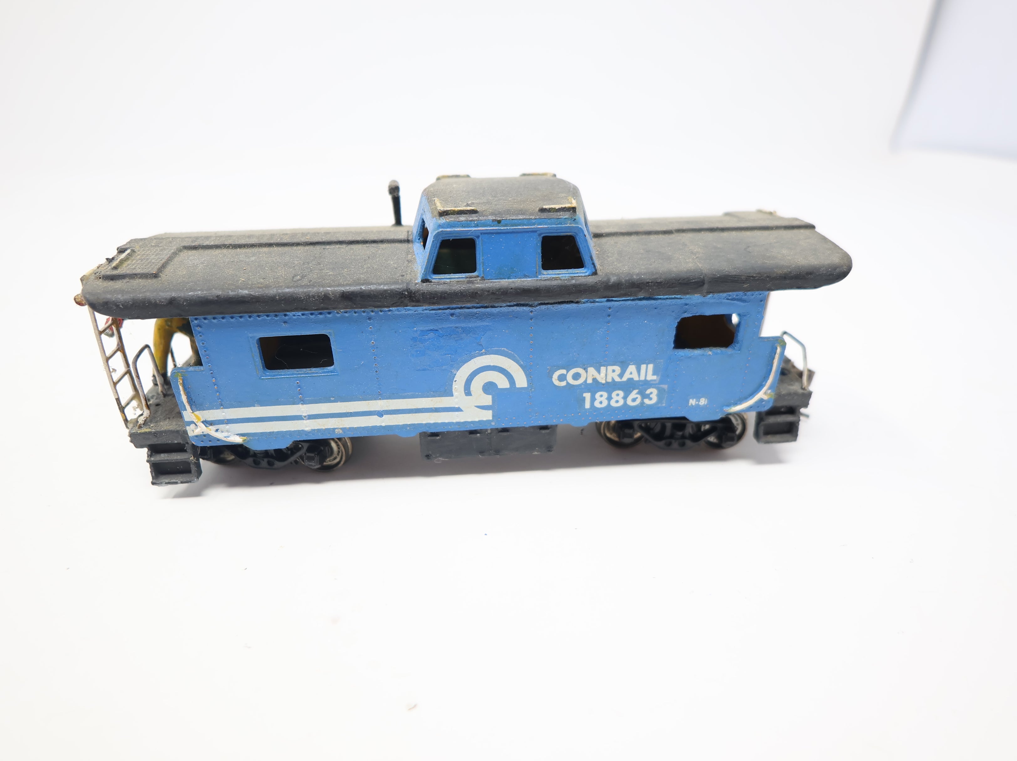 USED HO Scale Caboose Conrail #18863 Custom w/ Figure