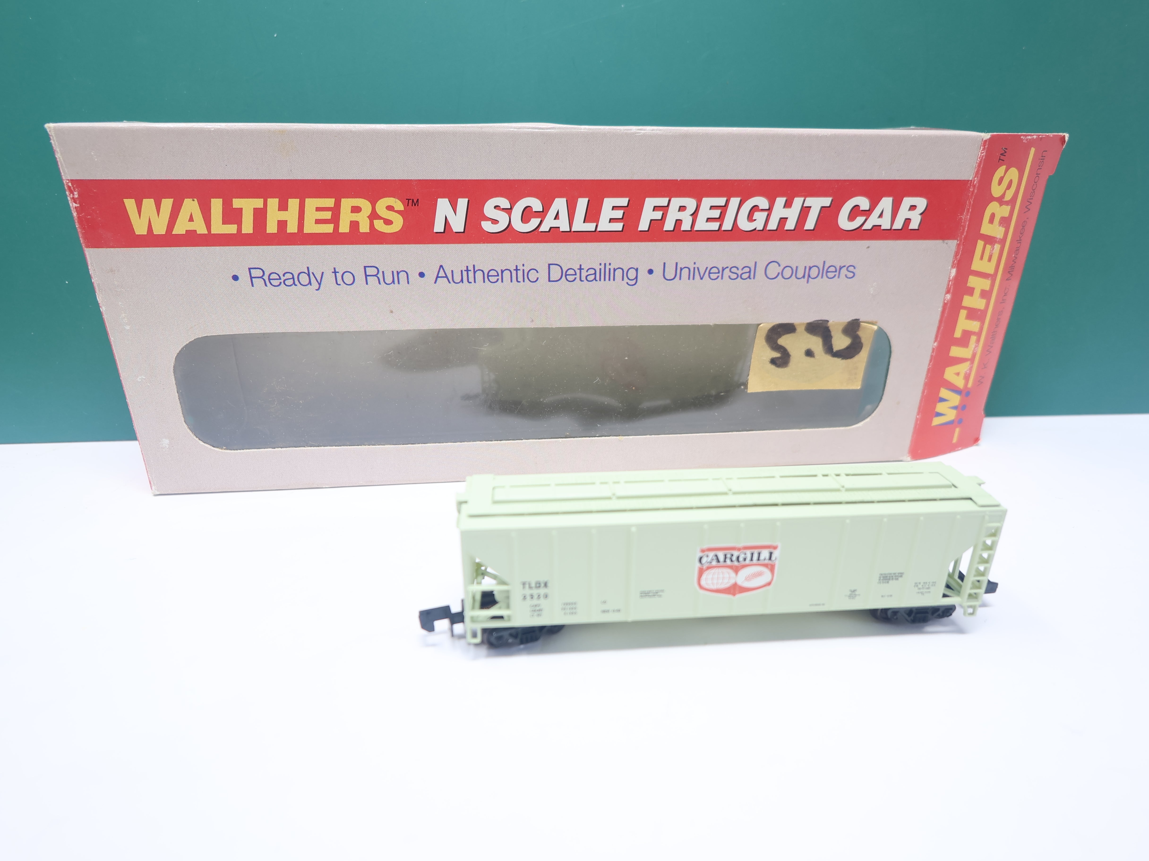 USED Walthers 932-8653 N Scale, PS 4227 Covered Hopper, Cargill TLDX #2520