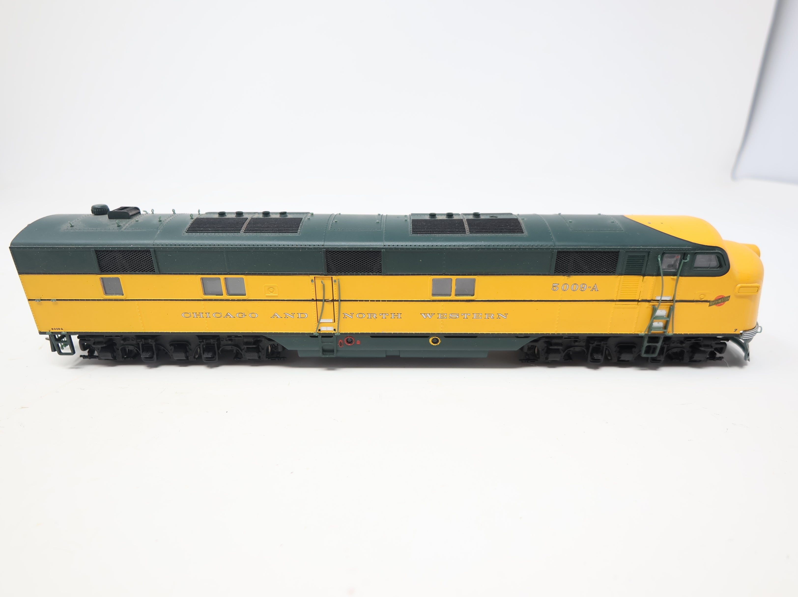 USED Life-Like HO Scale Proto 2000 E7 Diesel Locomotive Chicago & North Western #5009A DC