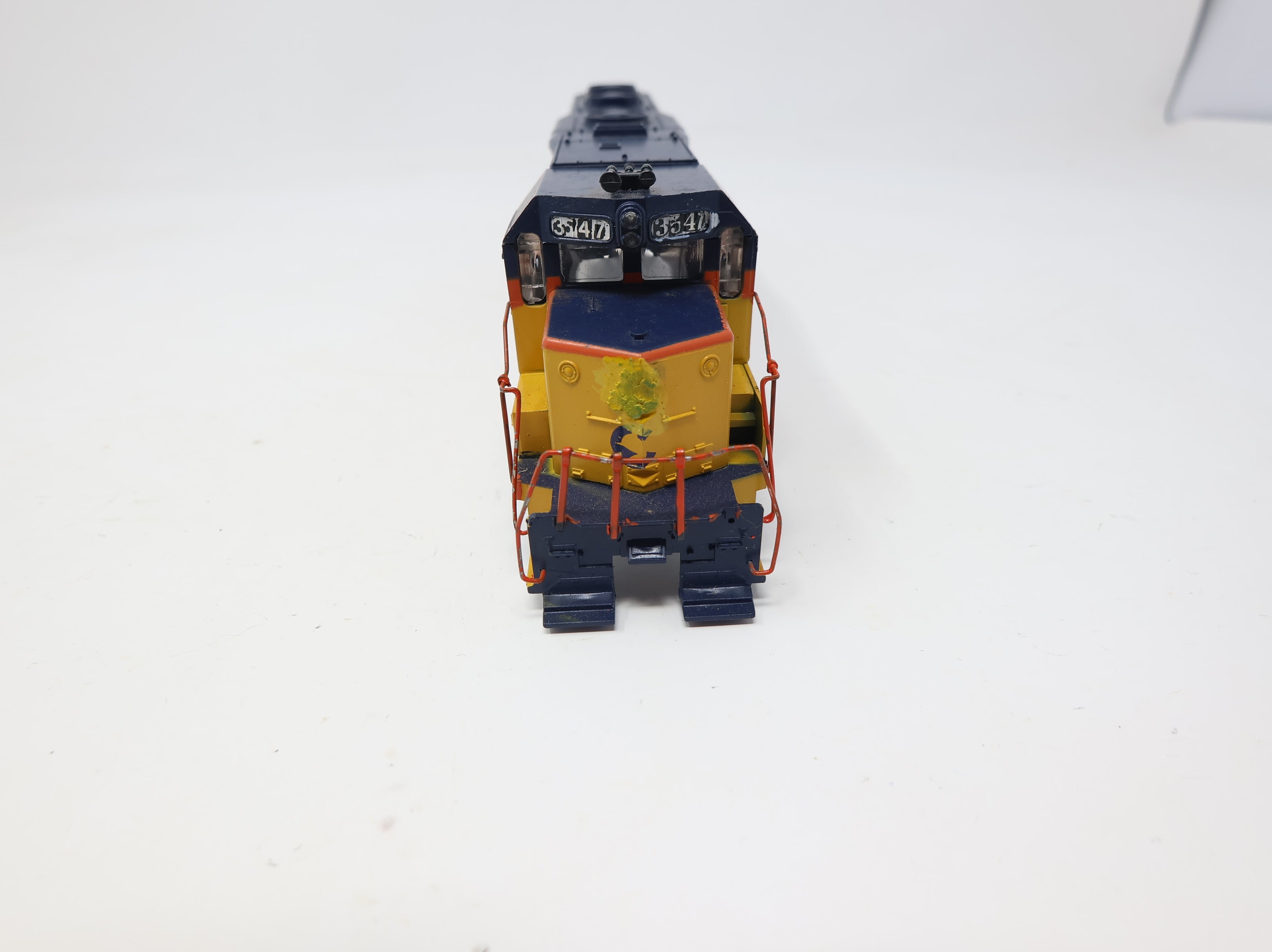 USED Athearn HO Scale GP35 Diesel Locomotive Chessie System B&O #3547 DC