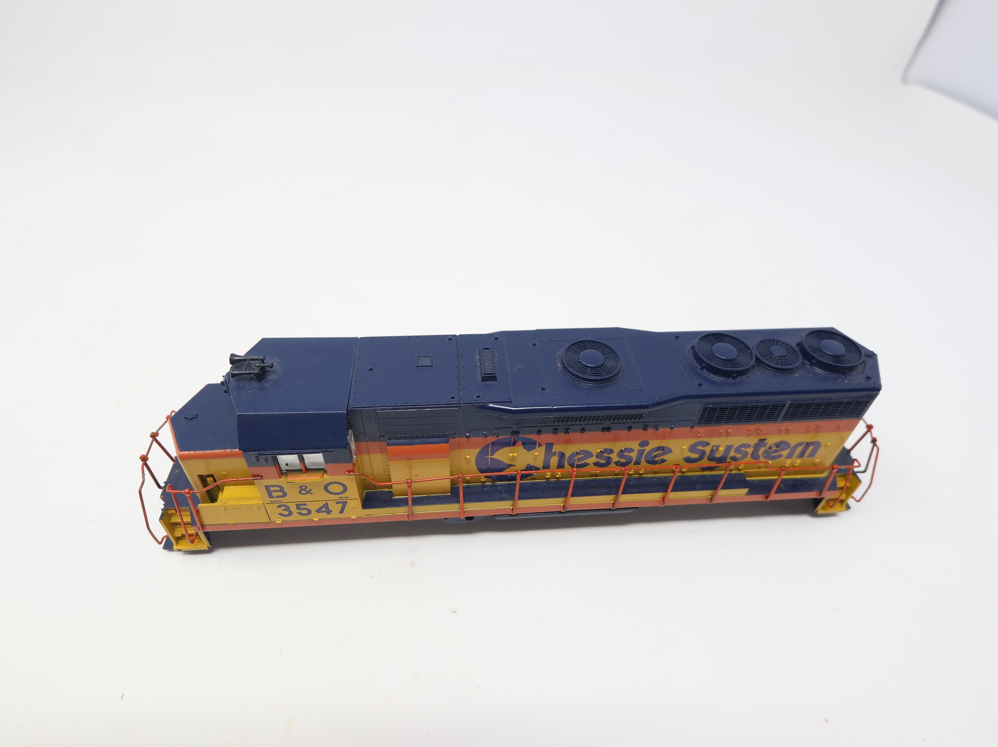 USED Athearn HO Scale GP35 Diesel Locomotive Chessie System B&O #3547 DC