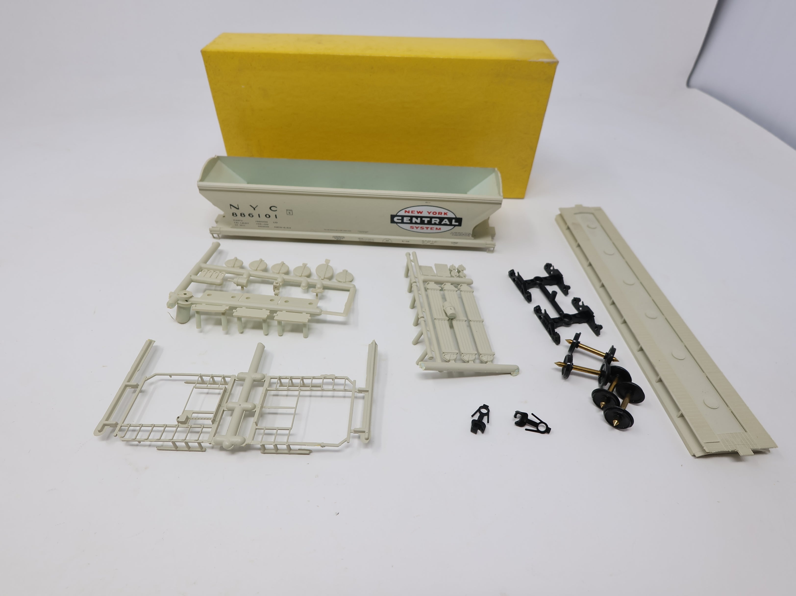 USED Accurate Finishing HO Scale ACF 3 Bay Covered Hopper New York Central NYC #886101 KIT