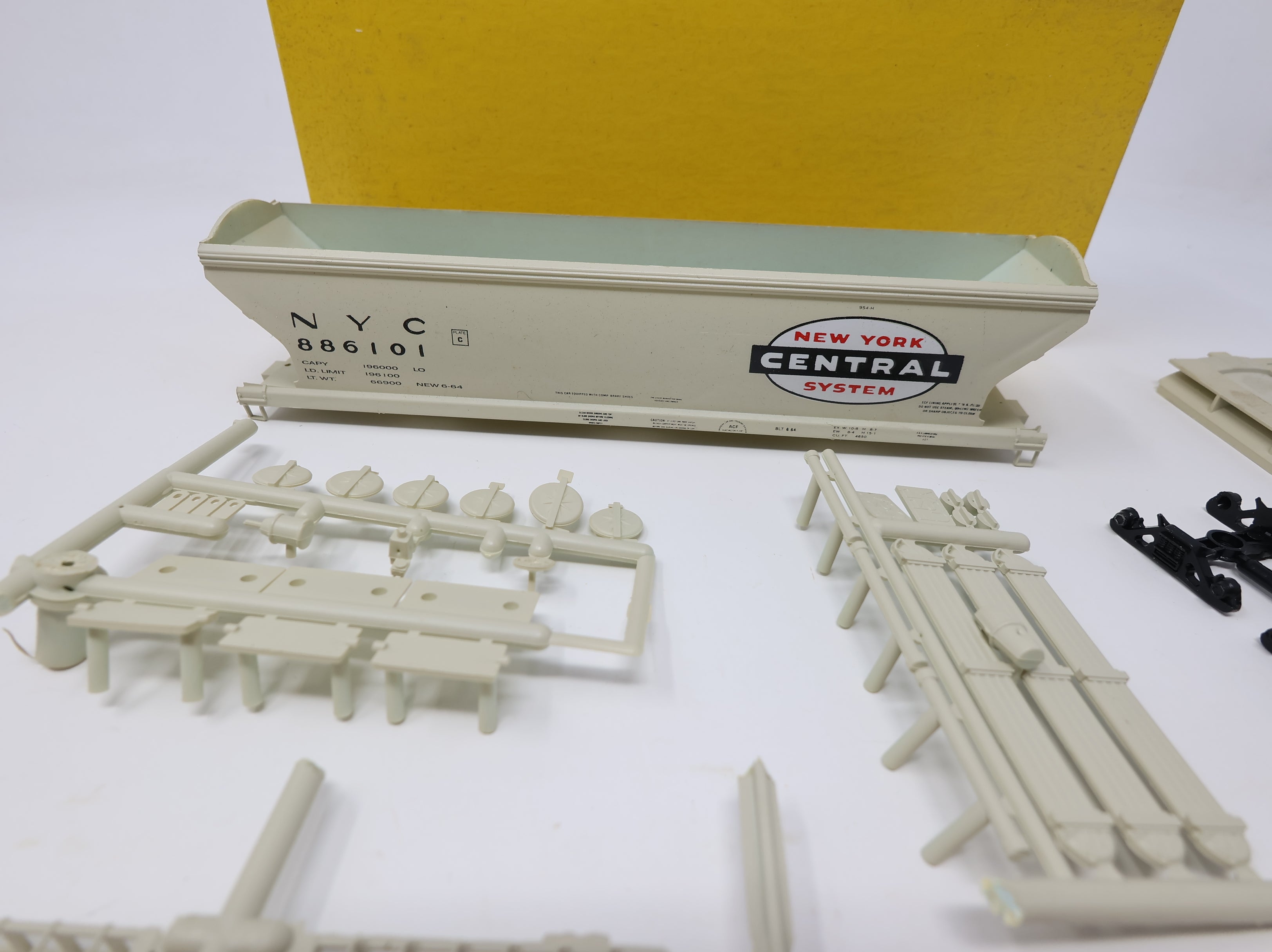 USED Accurate Finishing HO Scale ACF 3 Bay Covered Hopper New York Central NYC #886101 KIT