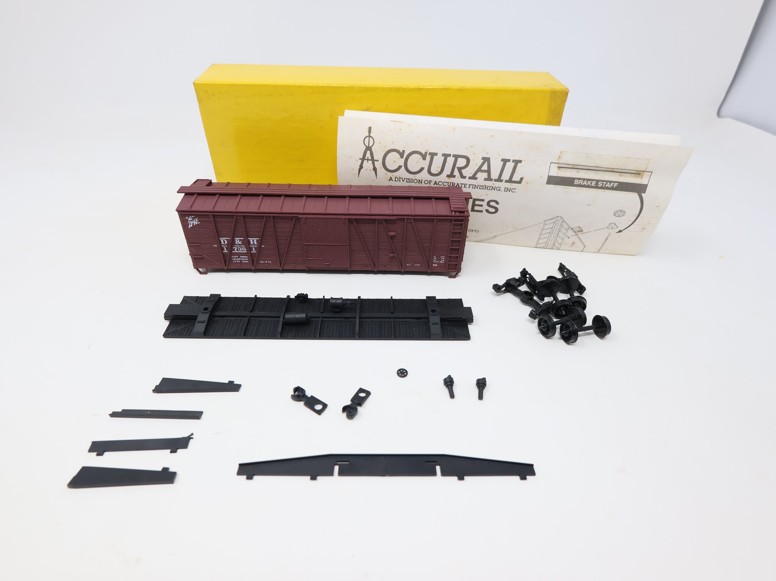 USED Accurail HO Scale 40' Wooden OB Box Car Delaware and Hudson D&H #17381 Steel Ends KIT