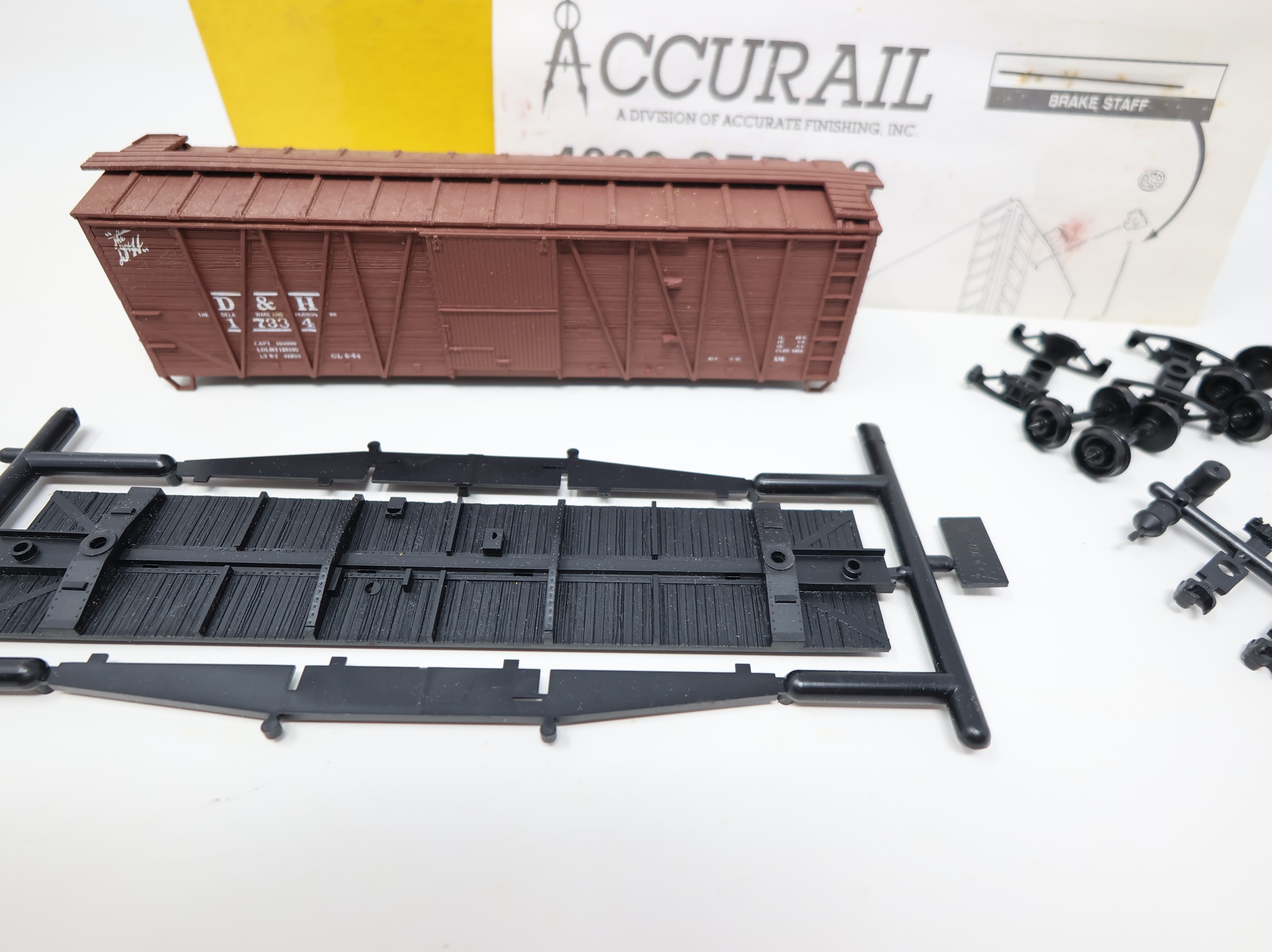 USED Accurail HO Scale 40' Wooden OB Box Car Delaware and Hudson D&H #17334 Steel Ends KIT