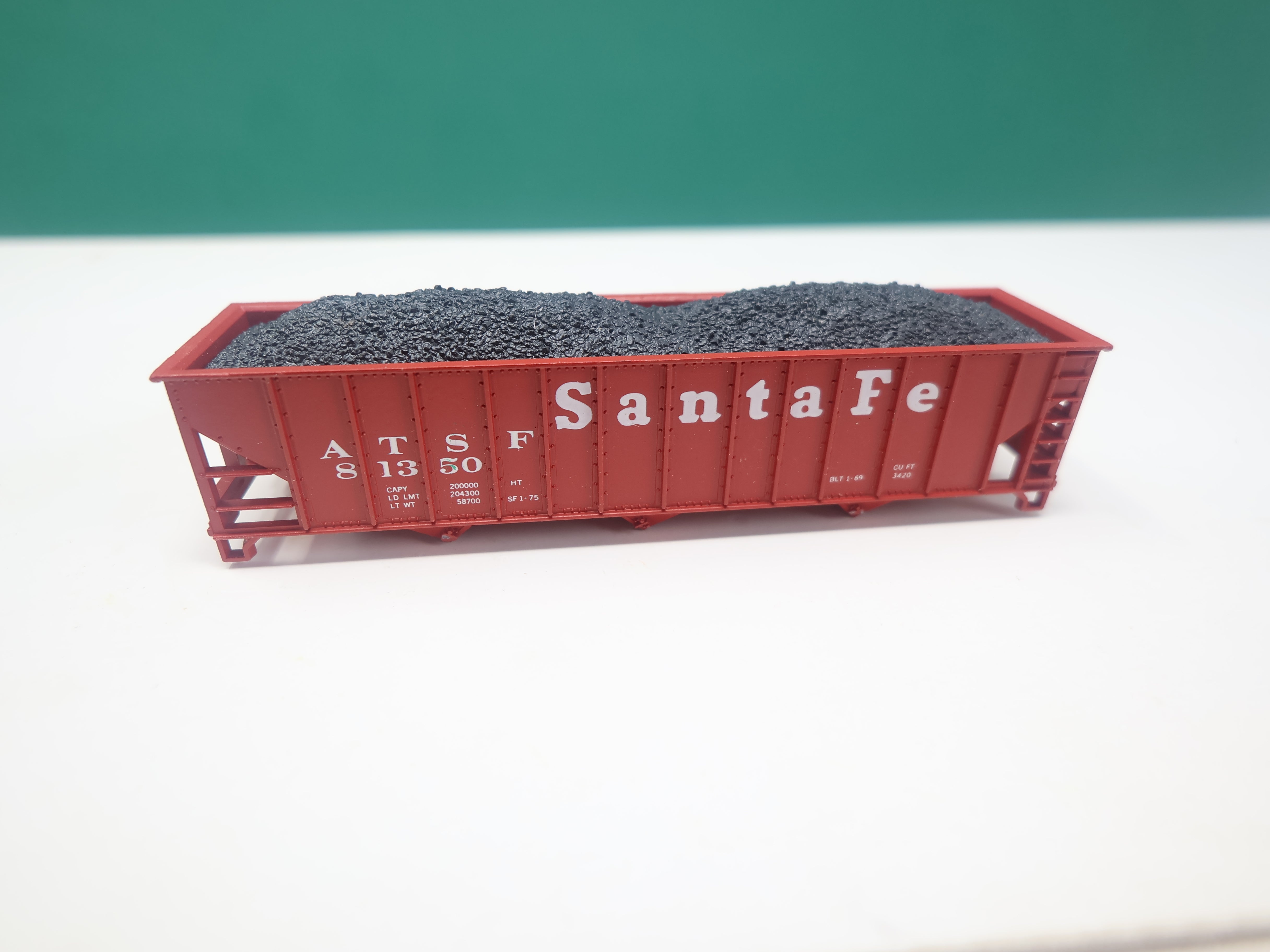 USED Atlas N Scale, 3 Bay Hopper w/ Coal Load, Santa Fe ATSF #81350, No trucks