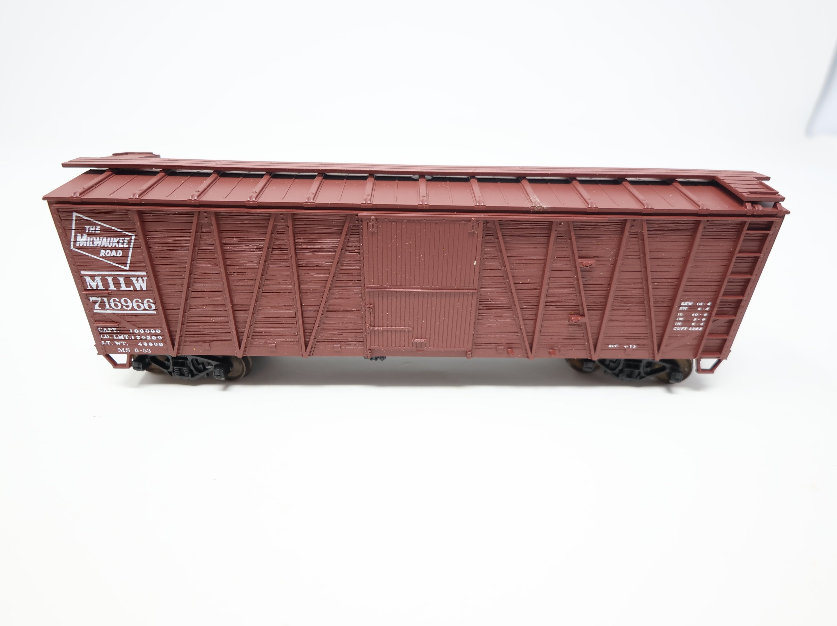 USED Accurail HO Scale 40' Wooden OB Box Car Milwaukee Road MILW #716966 Wood Ends