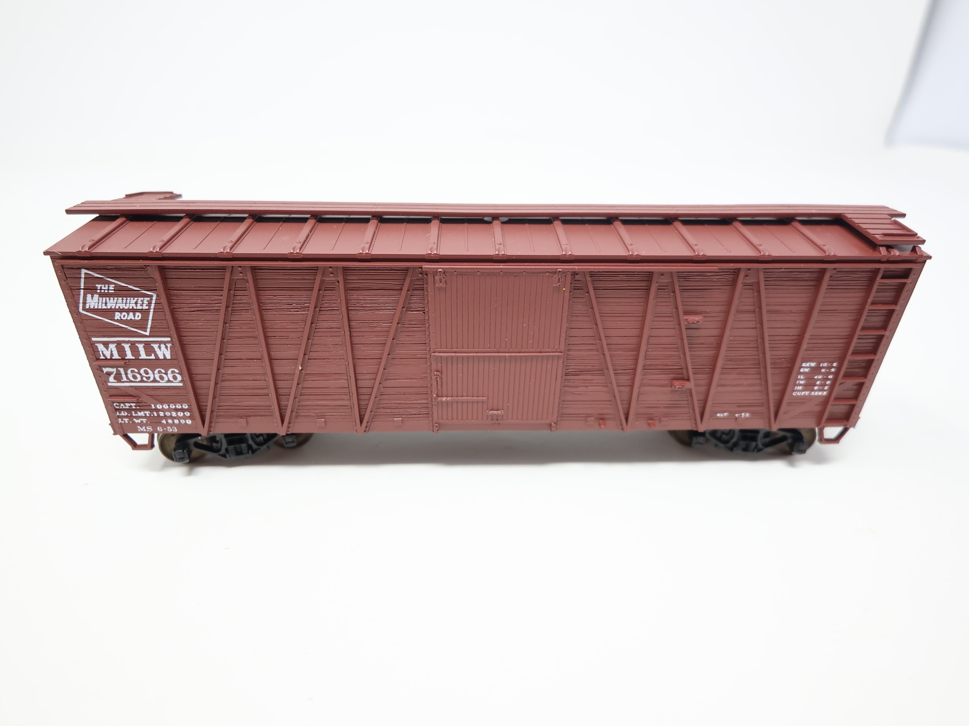 USED Accurail HO Scale 40' Wooden OB Box Car Milwaukee Road MILW #716966 Wood Ends