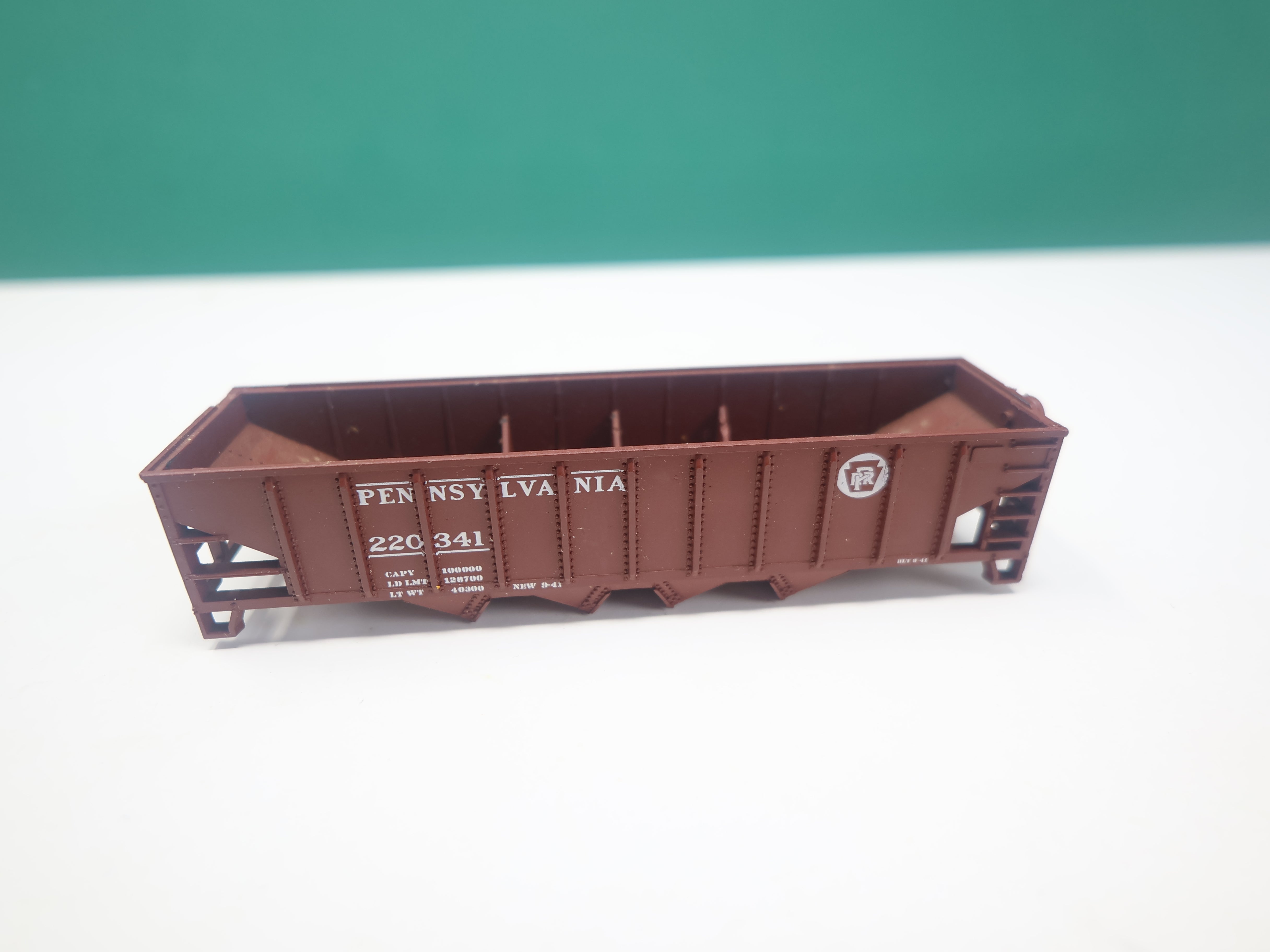 USED N Scale, 4 Bay Hopper, Pennsylvania PRR #220341, No trucks