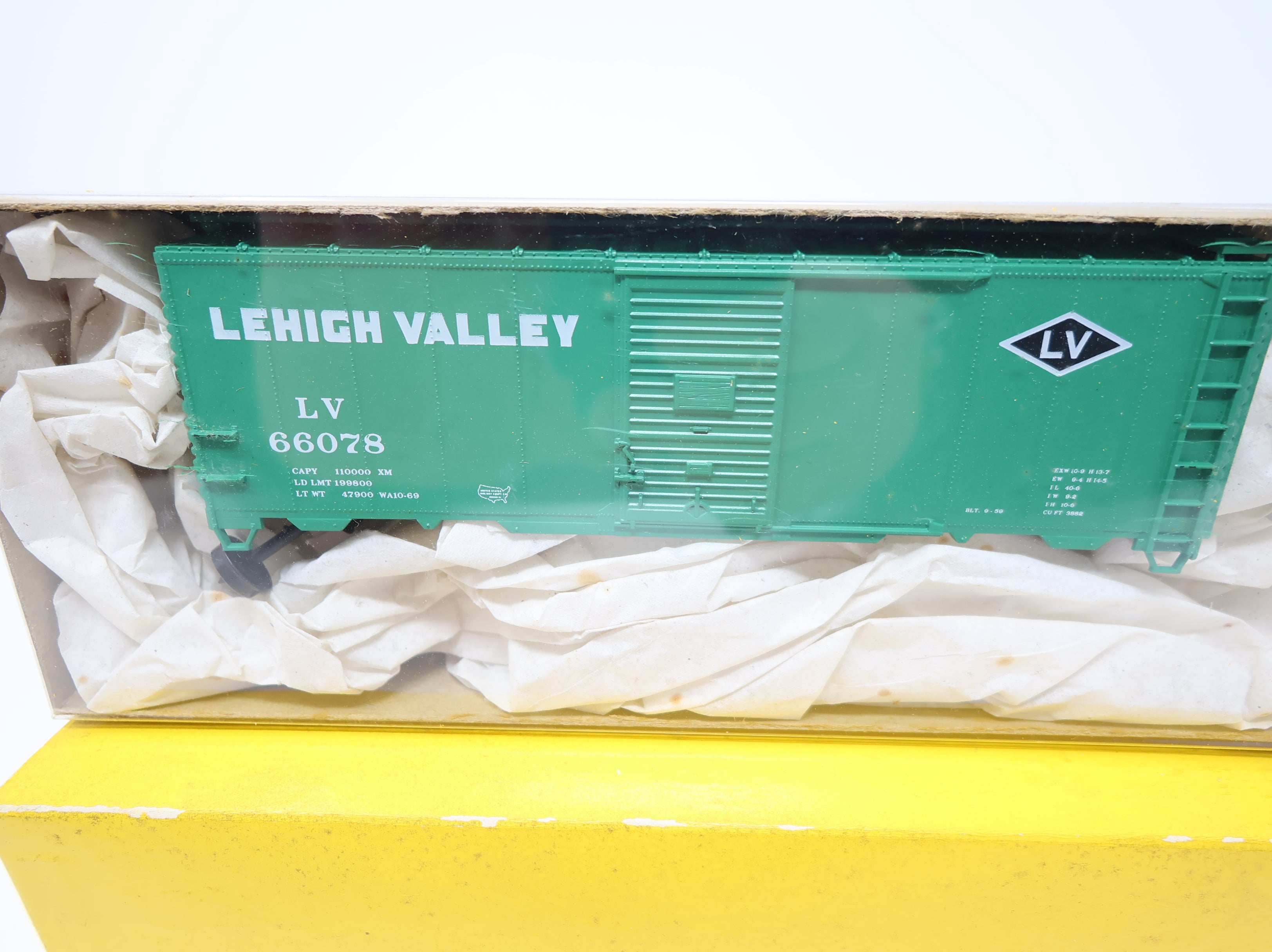 USED Accurail HO Scale 40' AAR Steel Box Car Lehigh Valley LV #66078 Sealed KIT