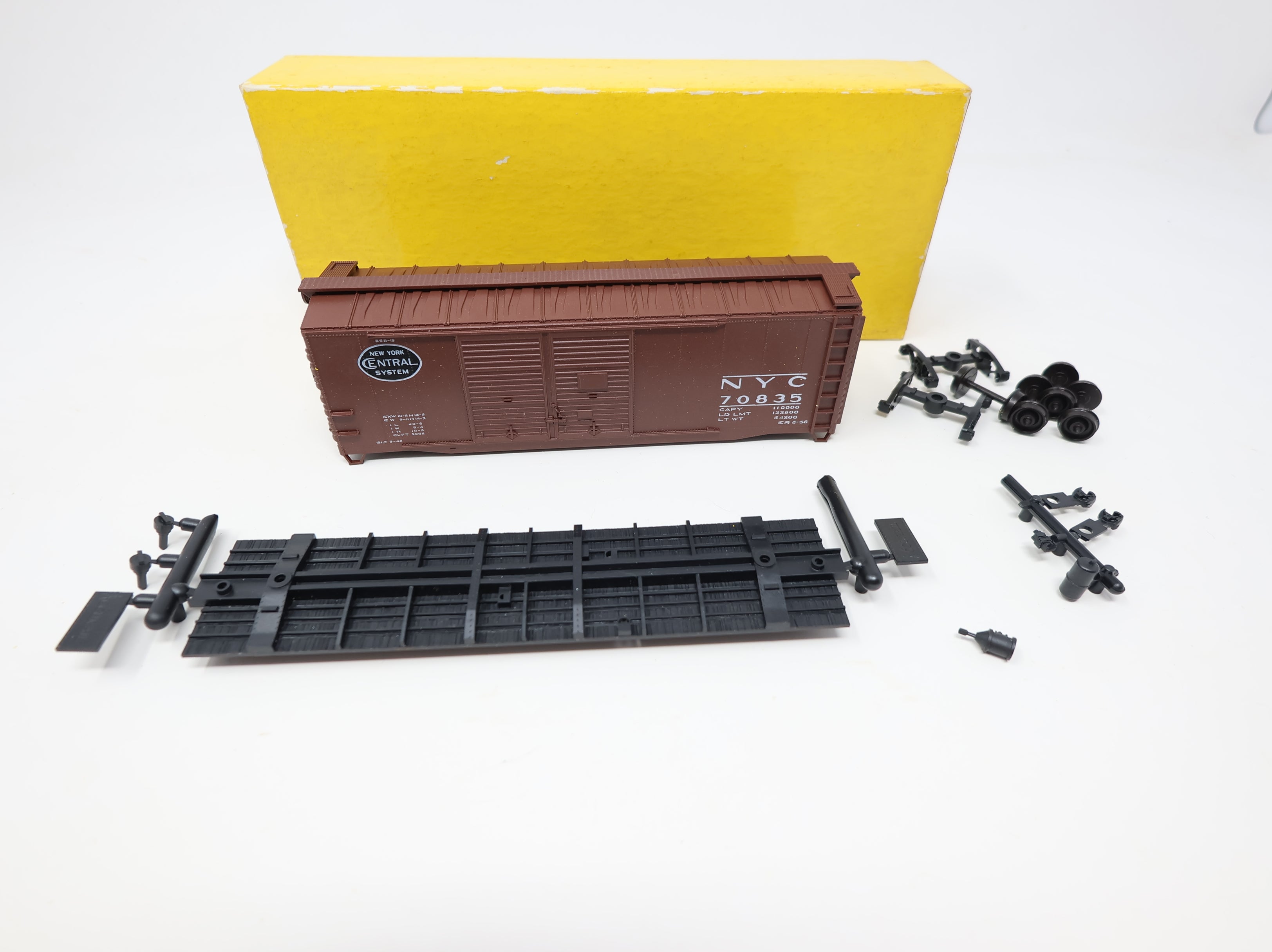 USED Accurail HO Scale 40' DD Steel Box Car New York Central NYC #70835 KIT