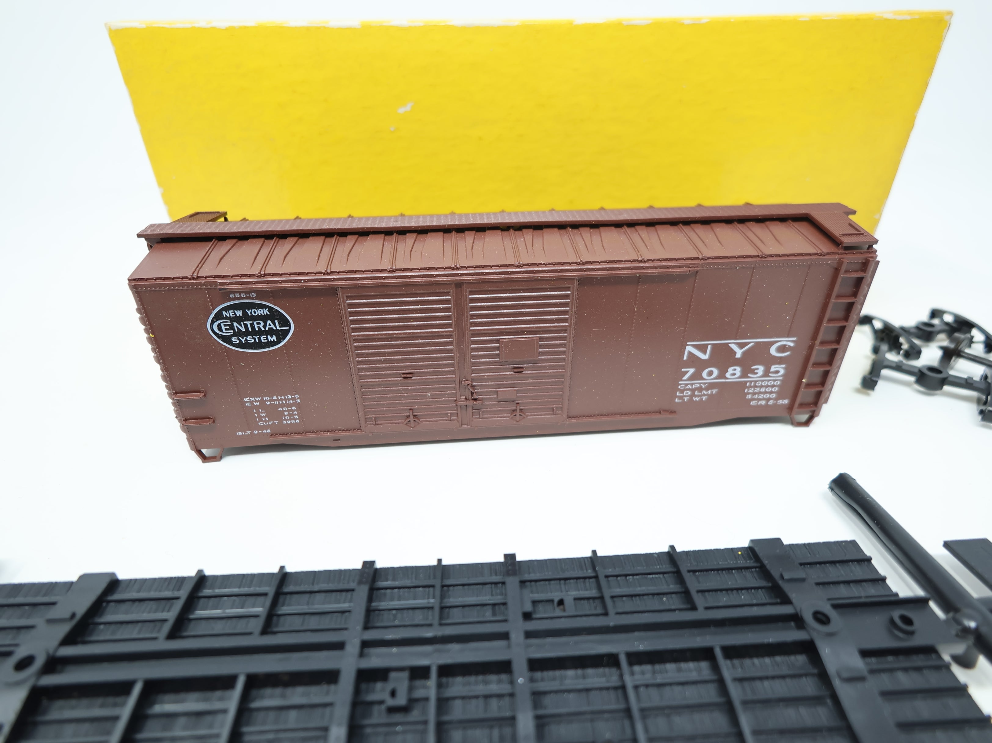 USED Accurail HO Scale 40' DD Steel Box Car New York Central NYC #70835 KIT