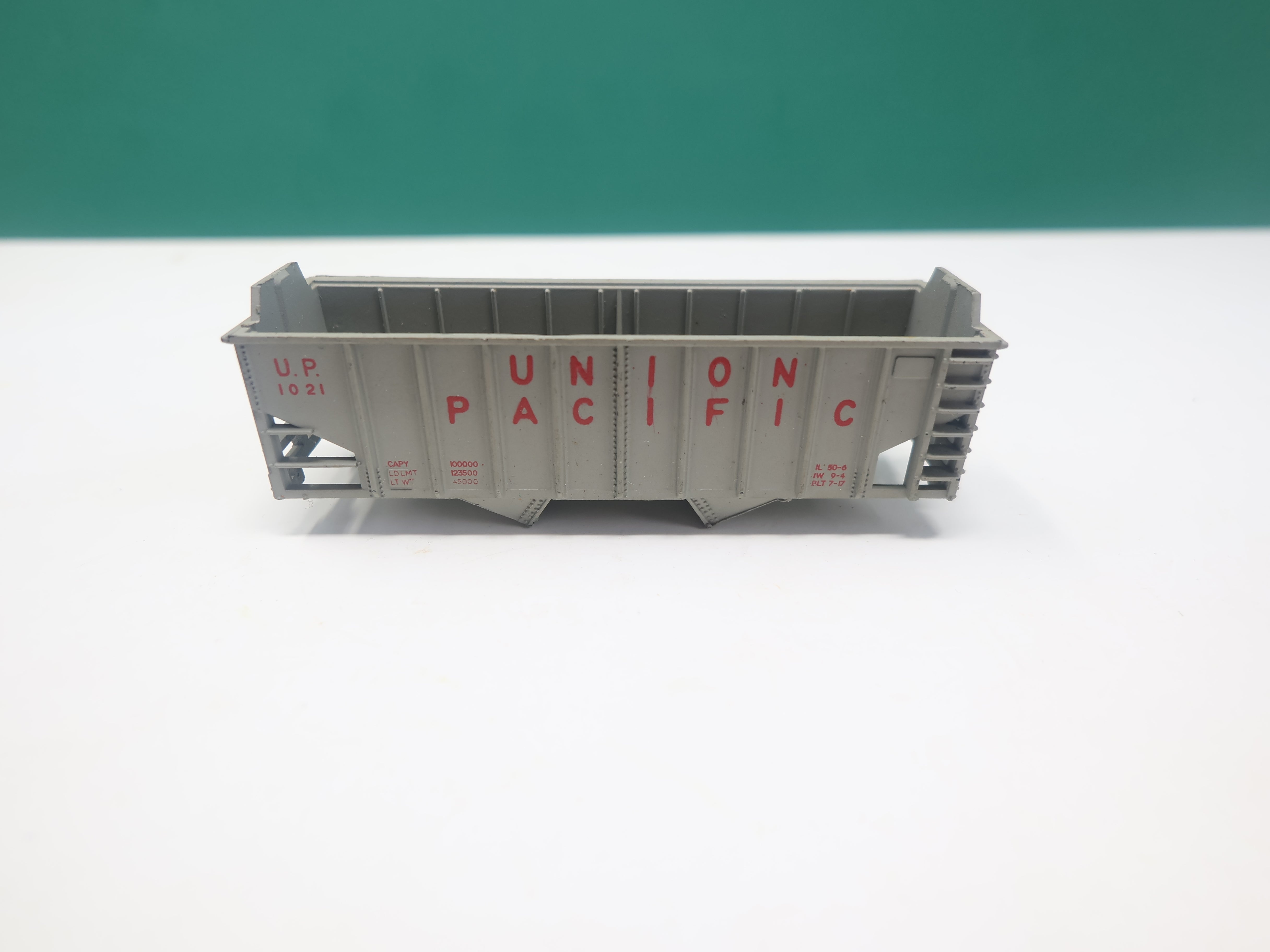 USED N Scale, 2 Bay Hopper, Union Pacific UP #1021, No trucks