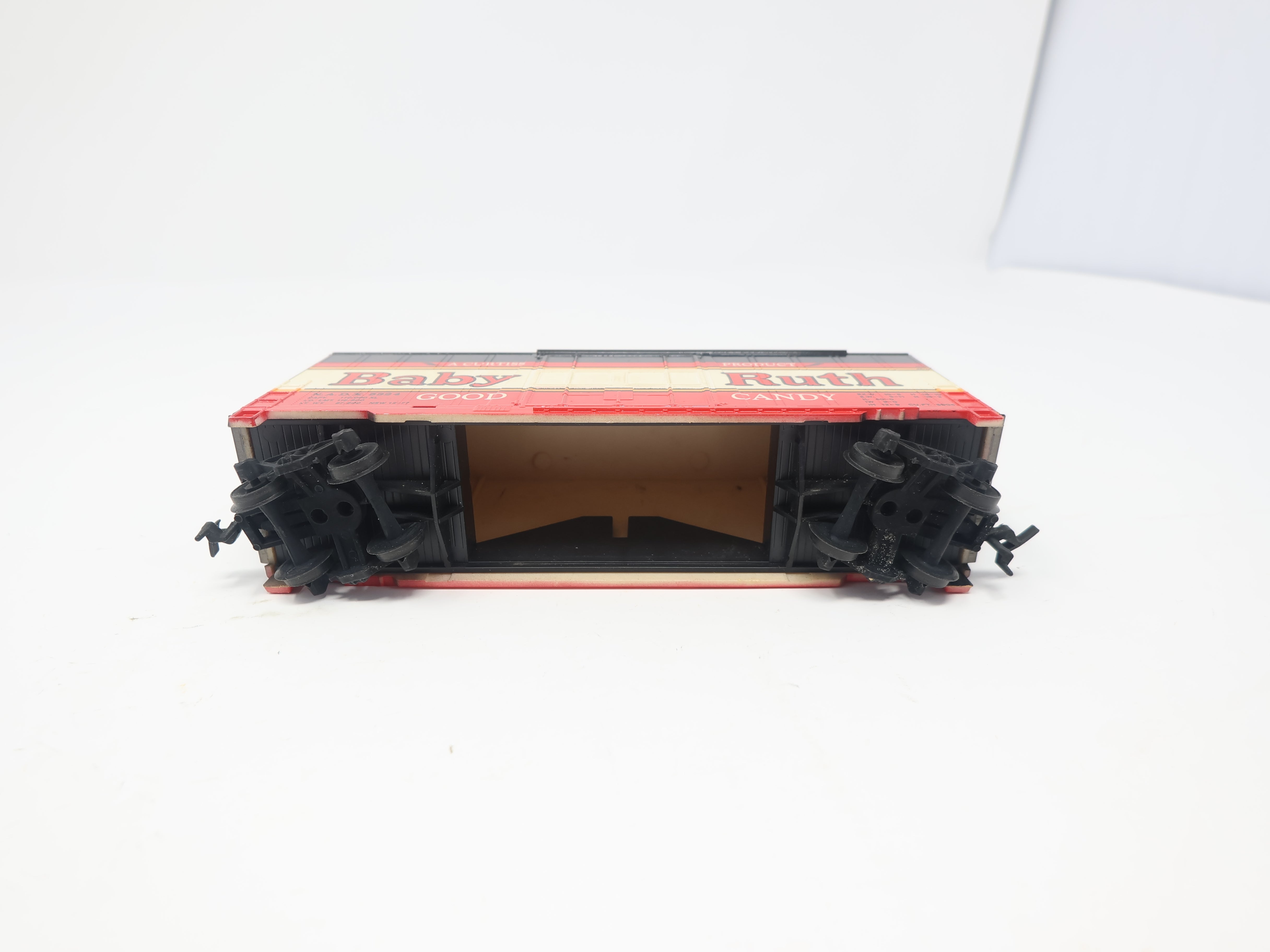 USED HO Scale, 40' Hi-Cube Steel Box Car, Baby Ruth NADX #5324