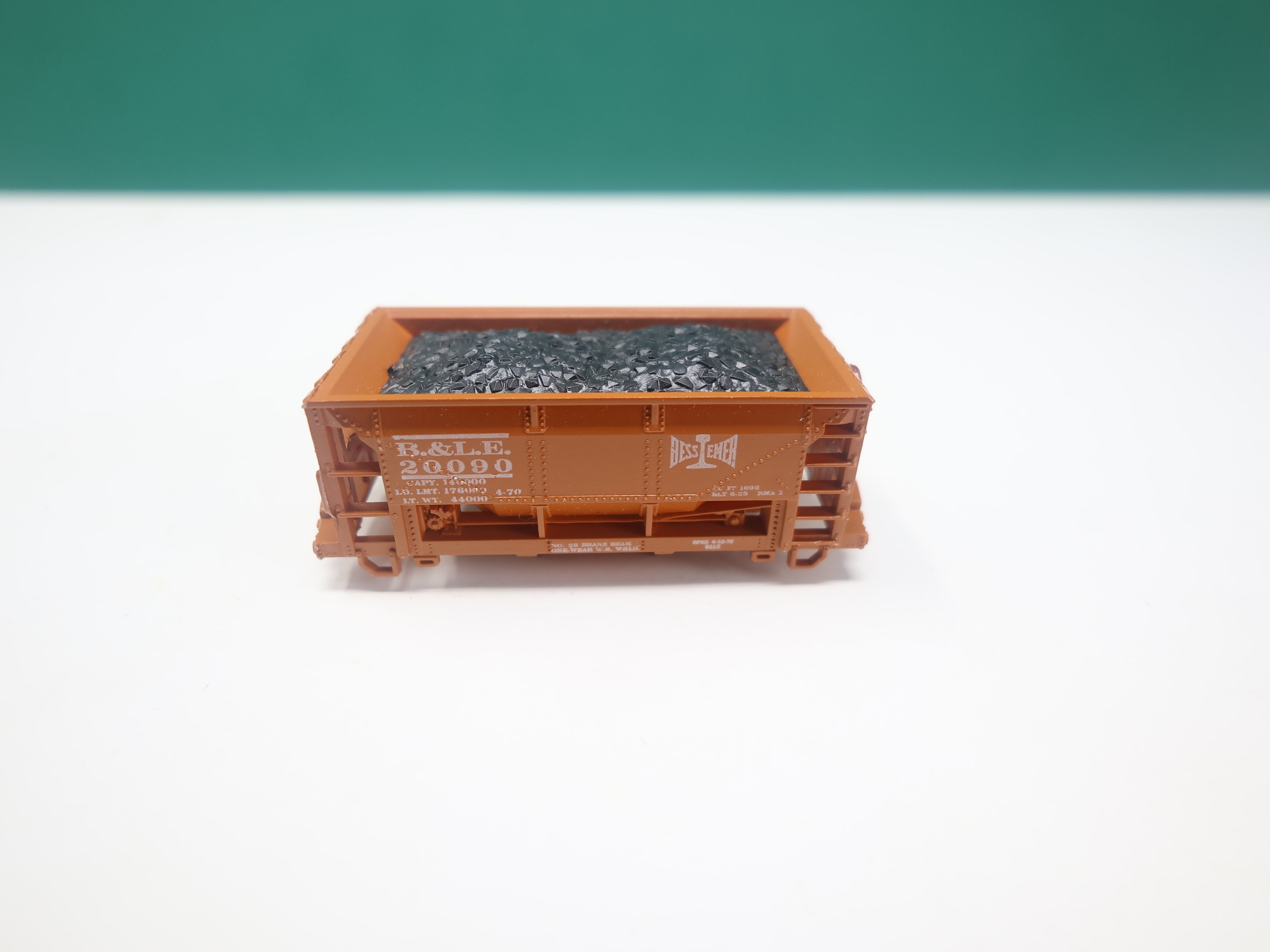 USED Atlas N Scale, Ore Car w/ Coal Load, Bessemer and Lake Erie Railroad BLE #20090, No Trucks