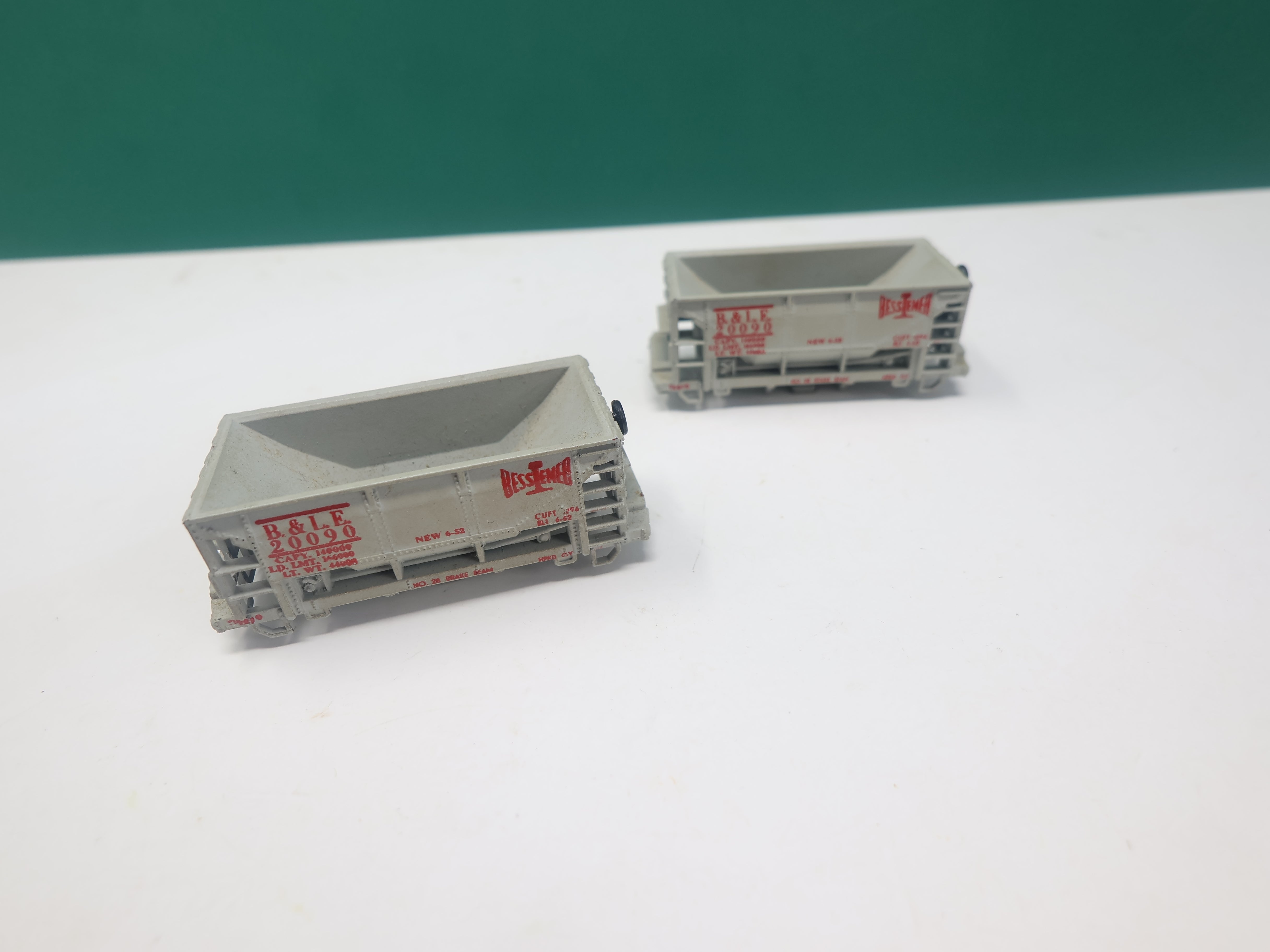 USED TRIX N Scale, Lot of Two Ore Cars, Bessemer and Lake Erie Railroad BLE #20090, No Trucks, Gray