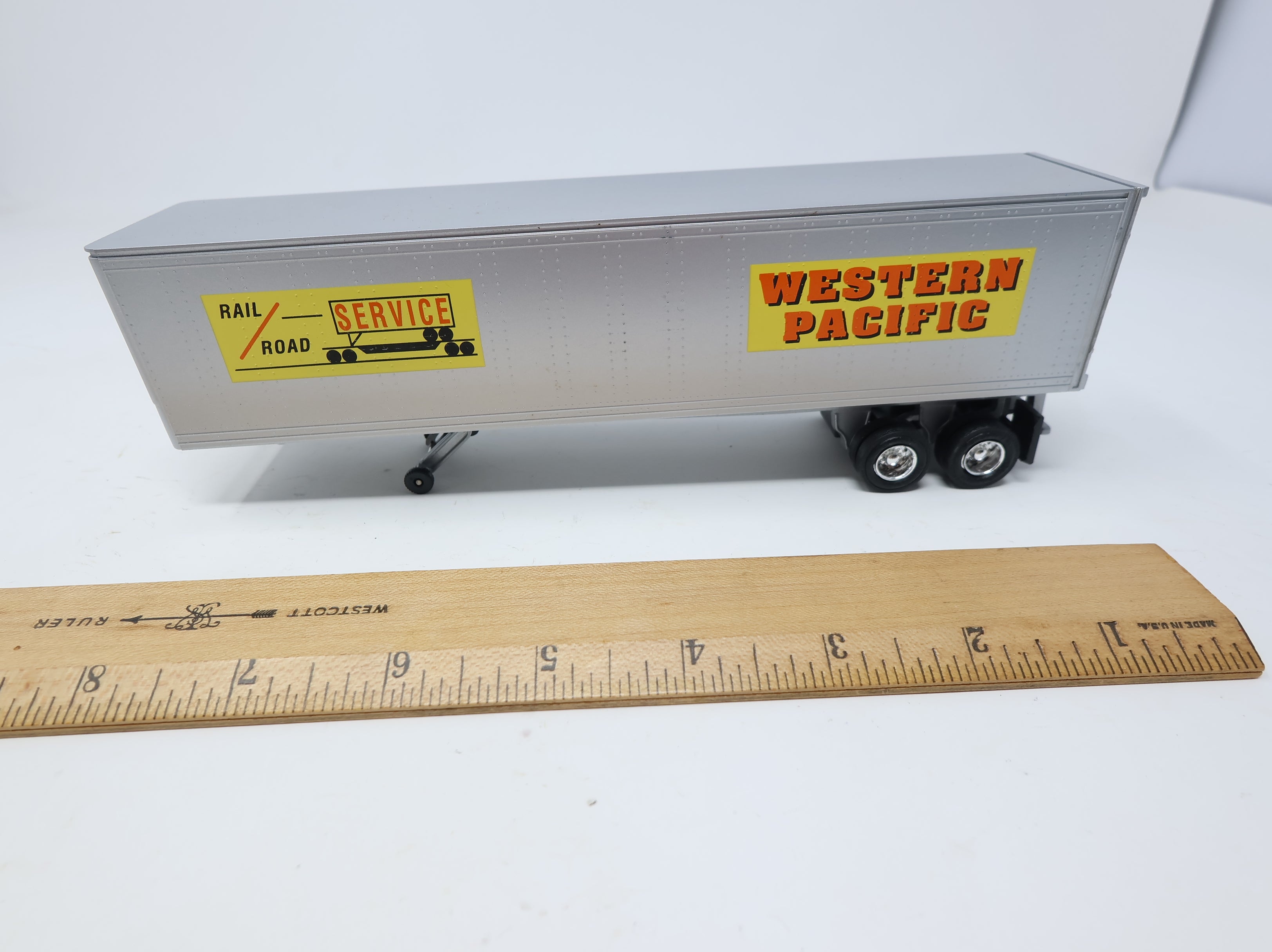 USED Lionel O Trailer Western Pacific