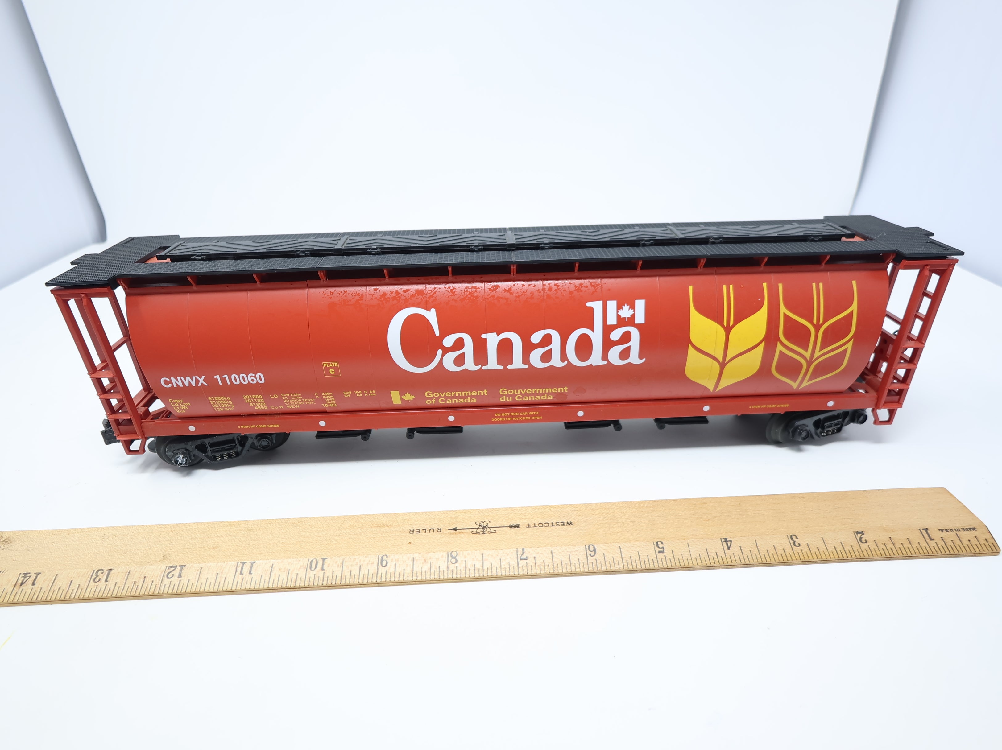 USED MTH Premier 20-97400 O 4-Bay Cylindrical Grain Hopper Canada CNWX #110060