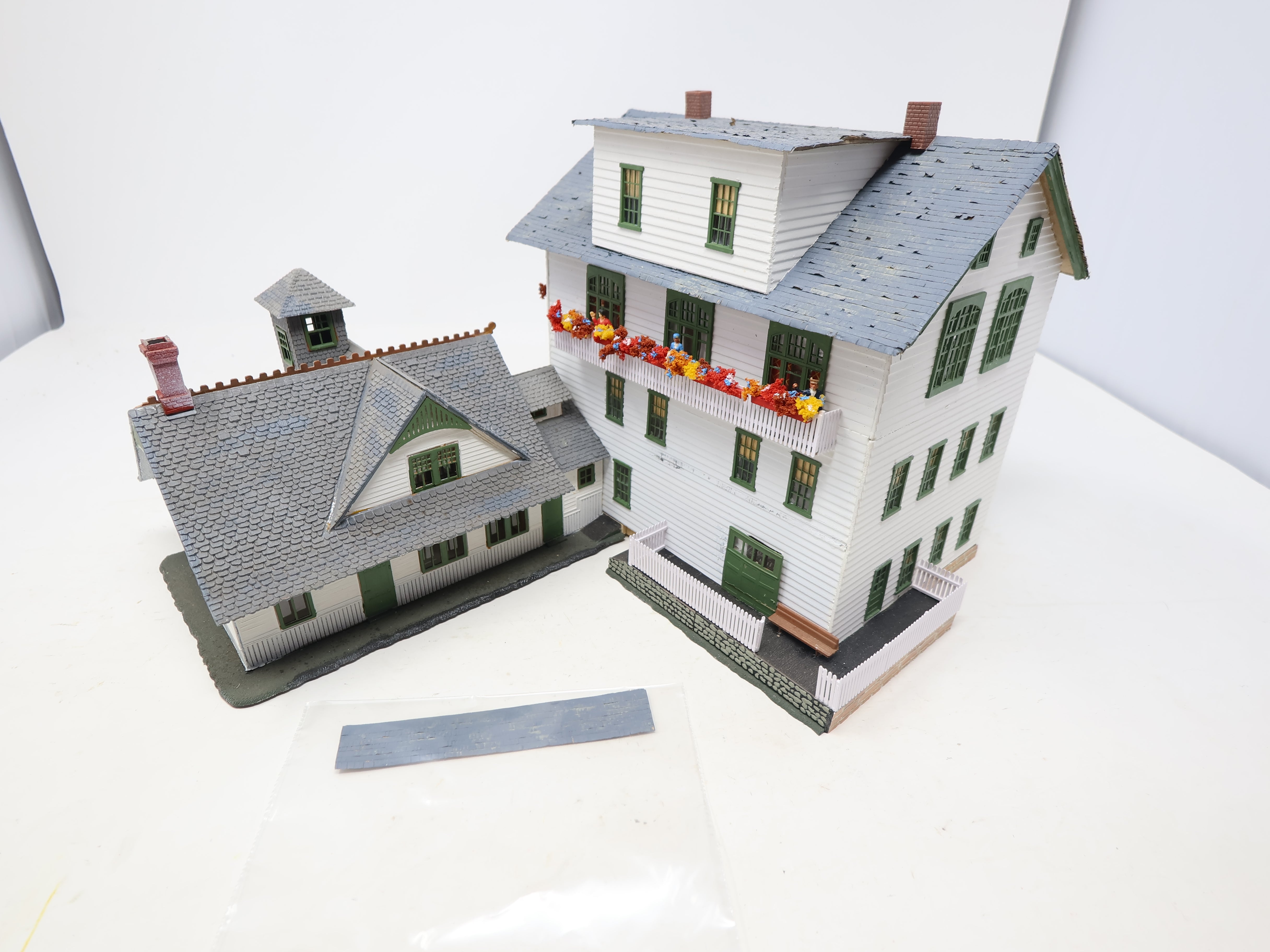 USED HO Scale, Custom Passenger Station Building