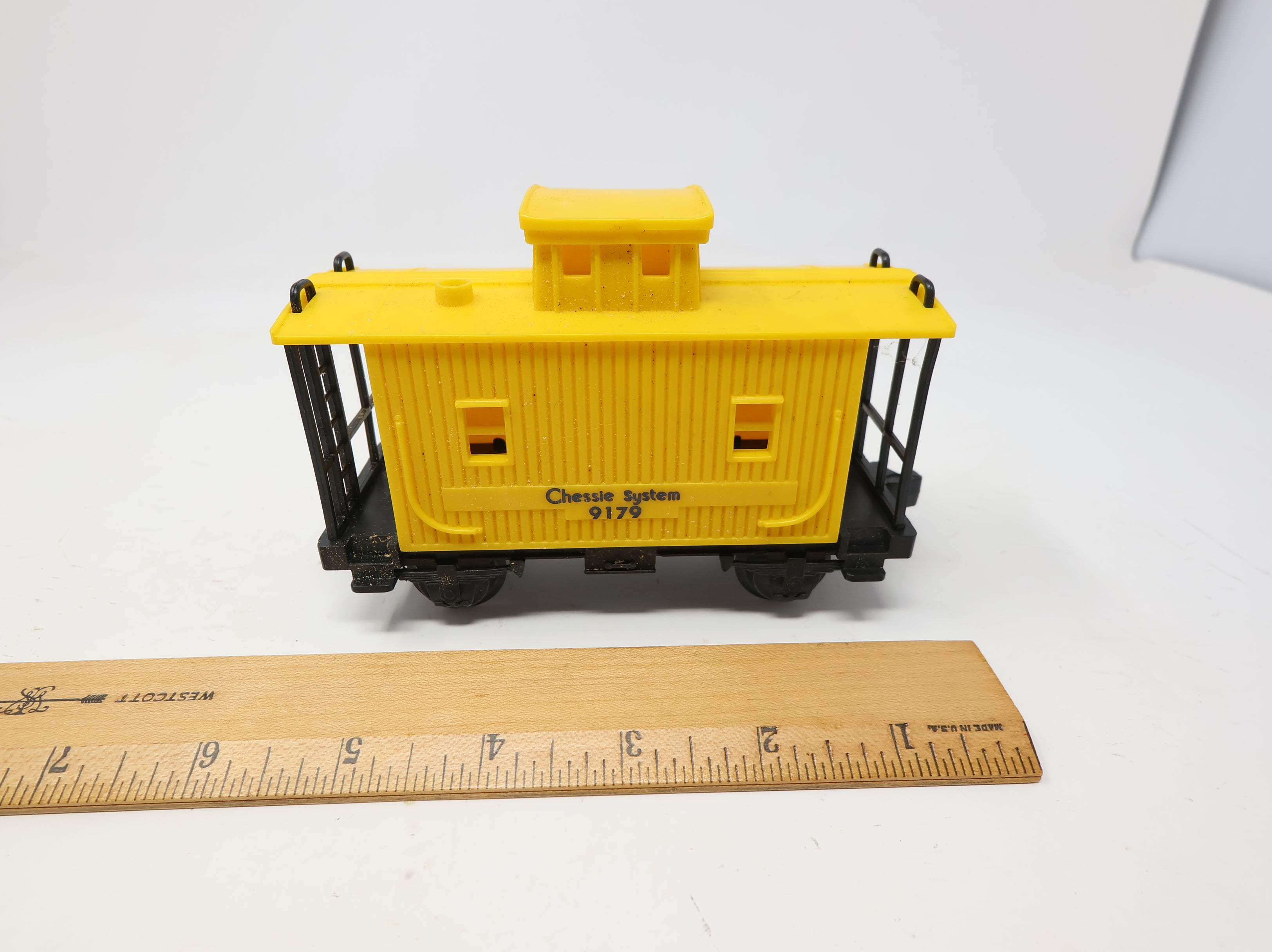 USED Lionel O Bobber Caboose Chessie System #9179 O27