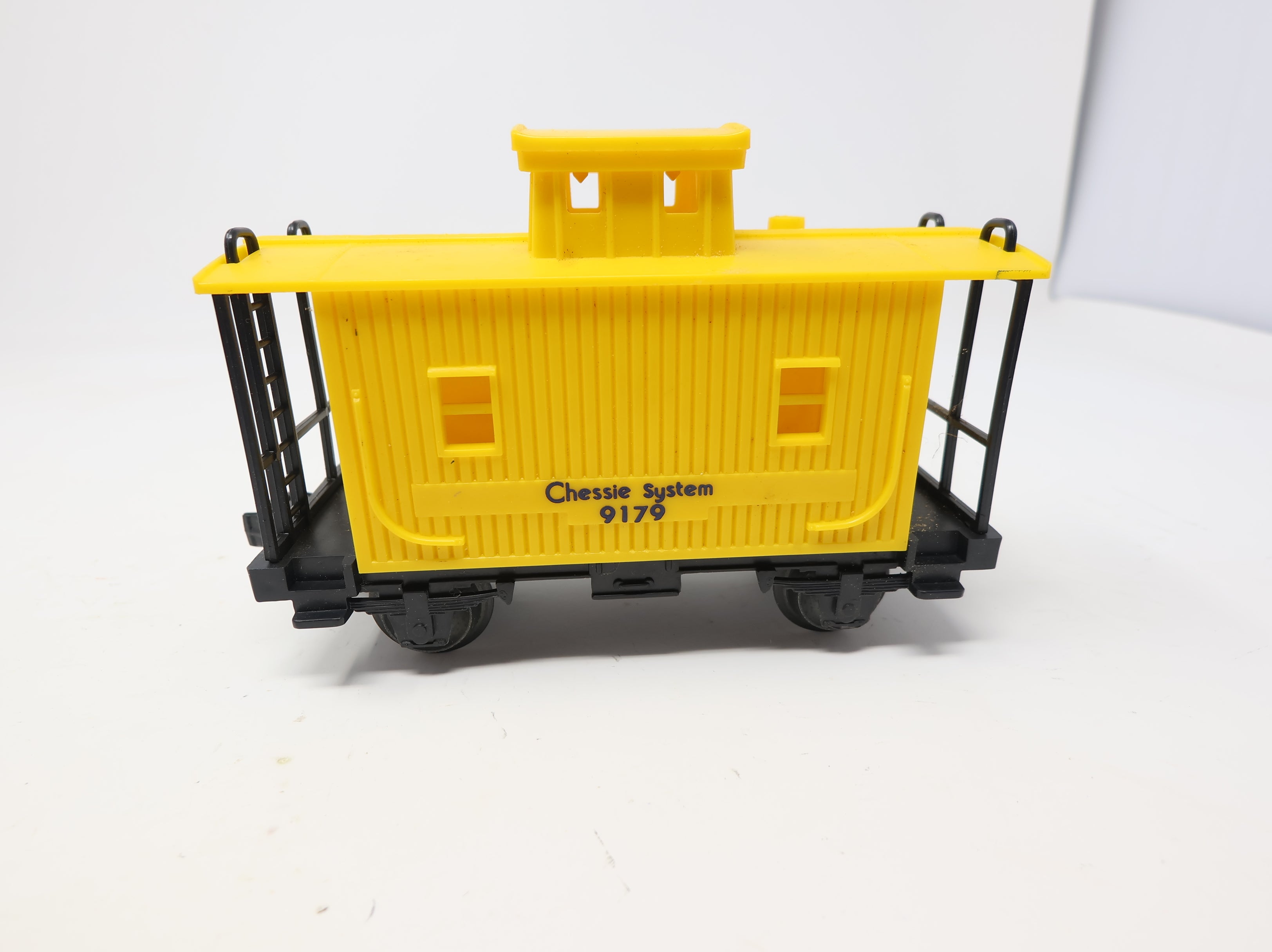 USED Lionel O Bobber Caboose Chessie System #9179 O27