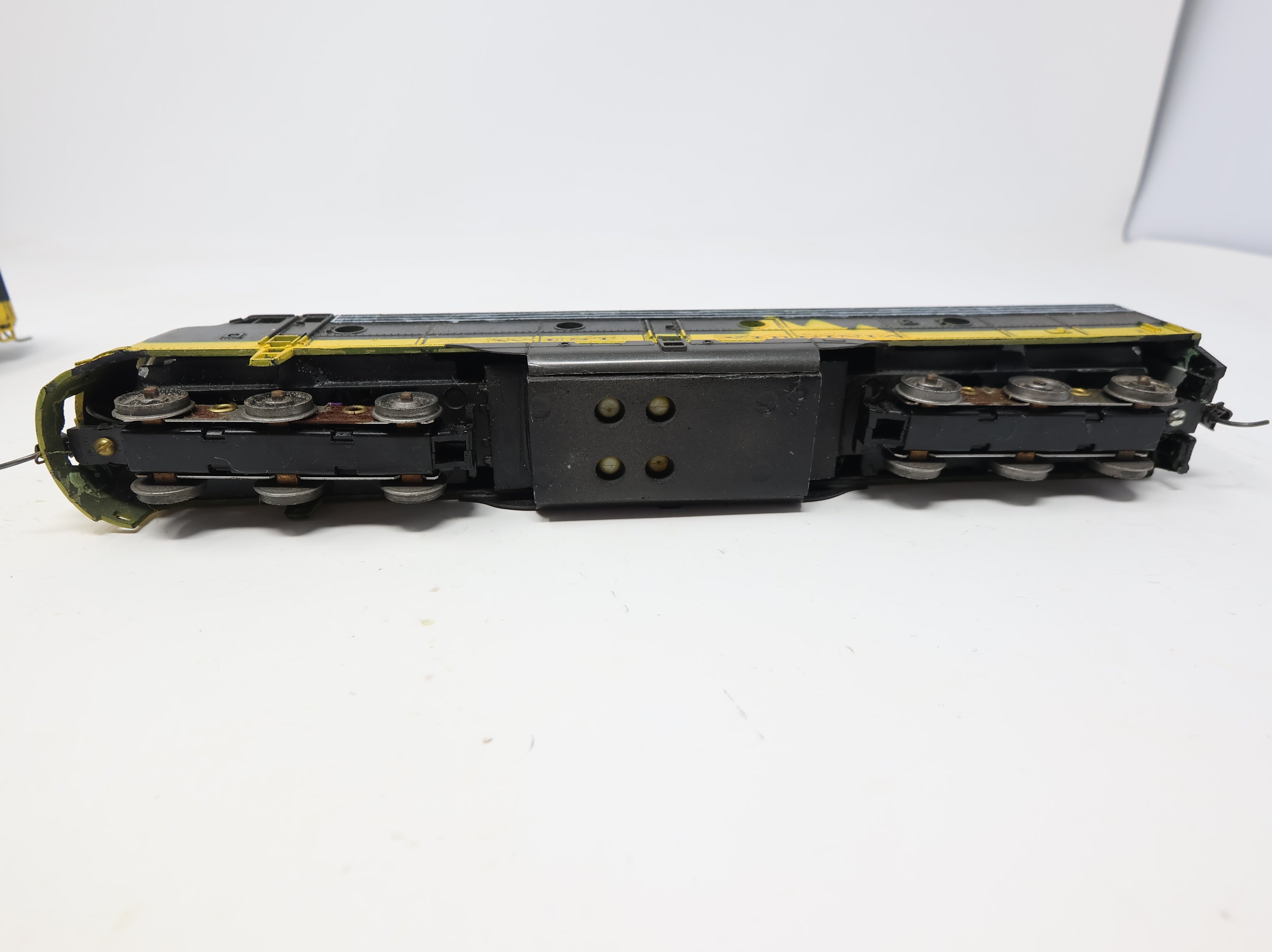 USED Athearn HO Scale Diesel Locomotive AB Pair West Virginia #1 Decal DC (2 pcs)