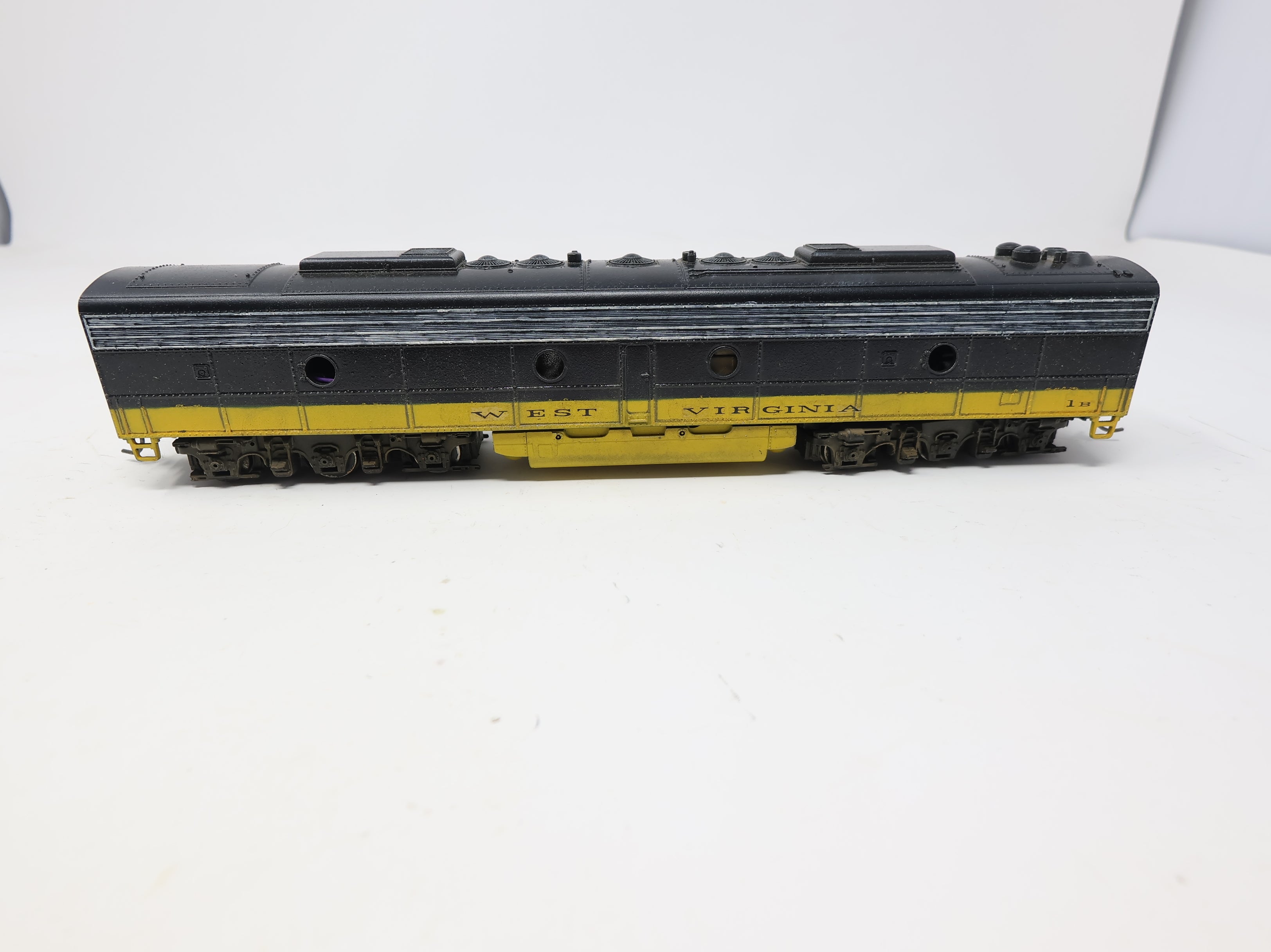 USED Athearn HO Scale Diesel Locomotive AB Pair West Virginia #1 Decal DC (2 pcs)