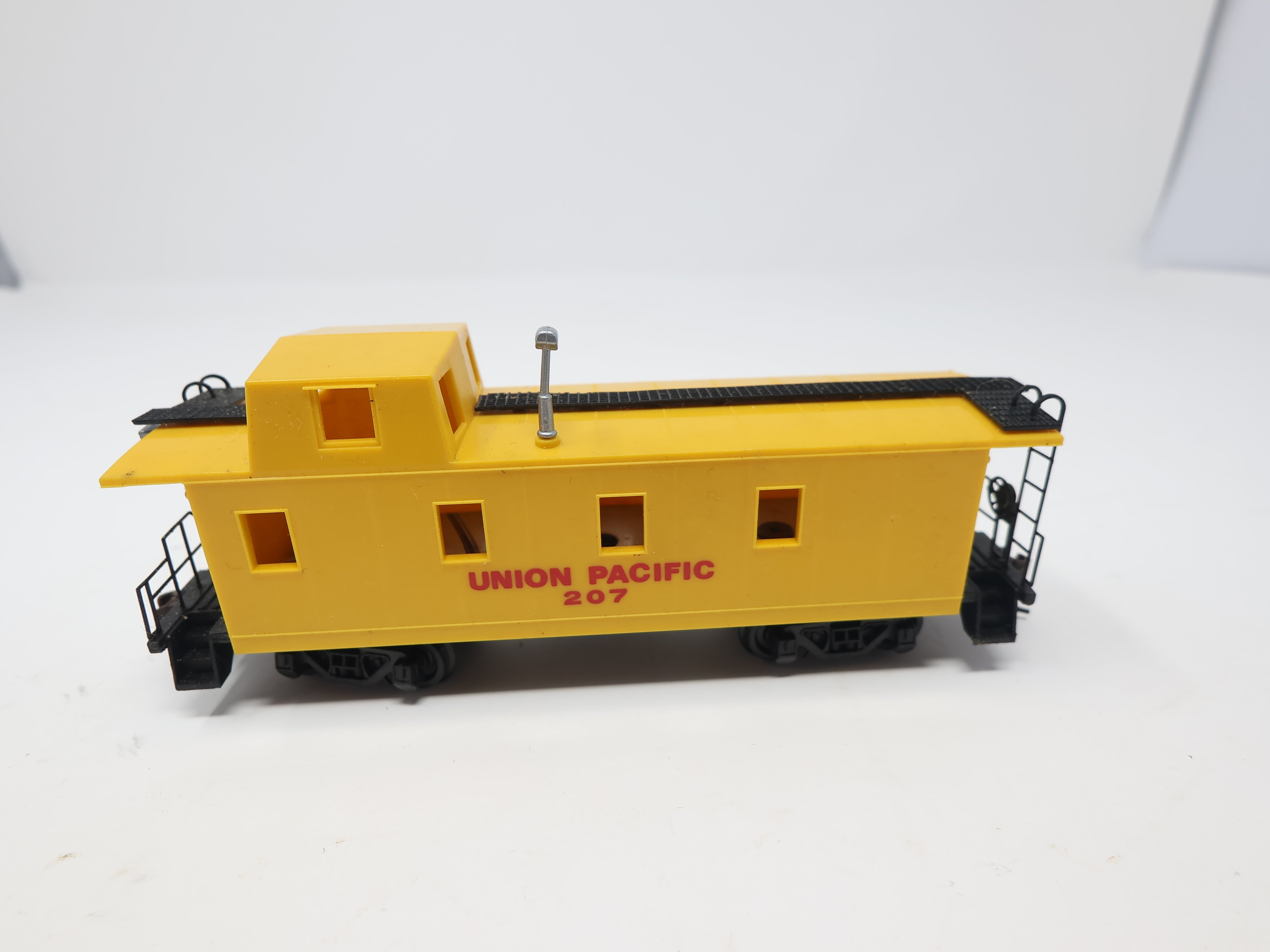 USED Bachmann HO Scale, Caboose, Union Pacific #207, Modern