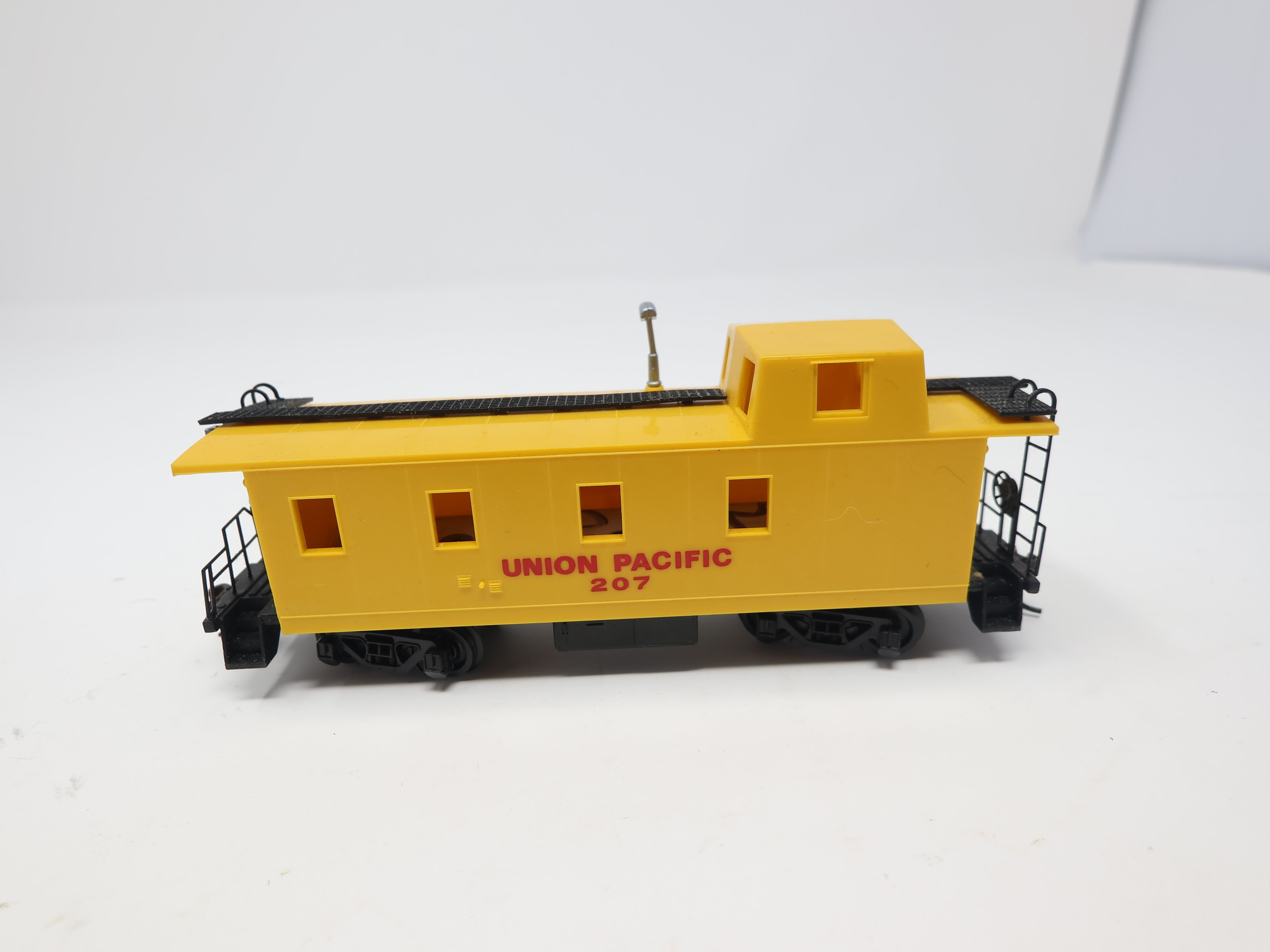 USED Bachmann HO Scale, Caboose, Union Pacific #207, Modern