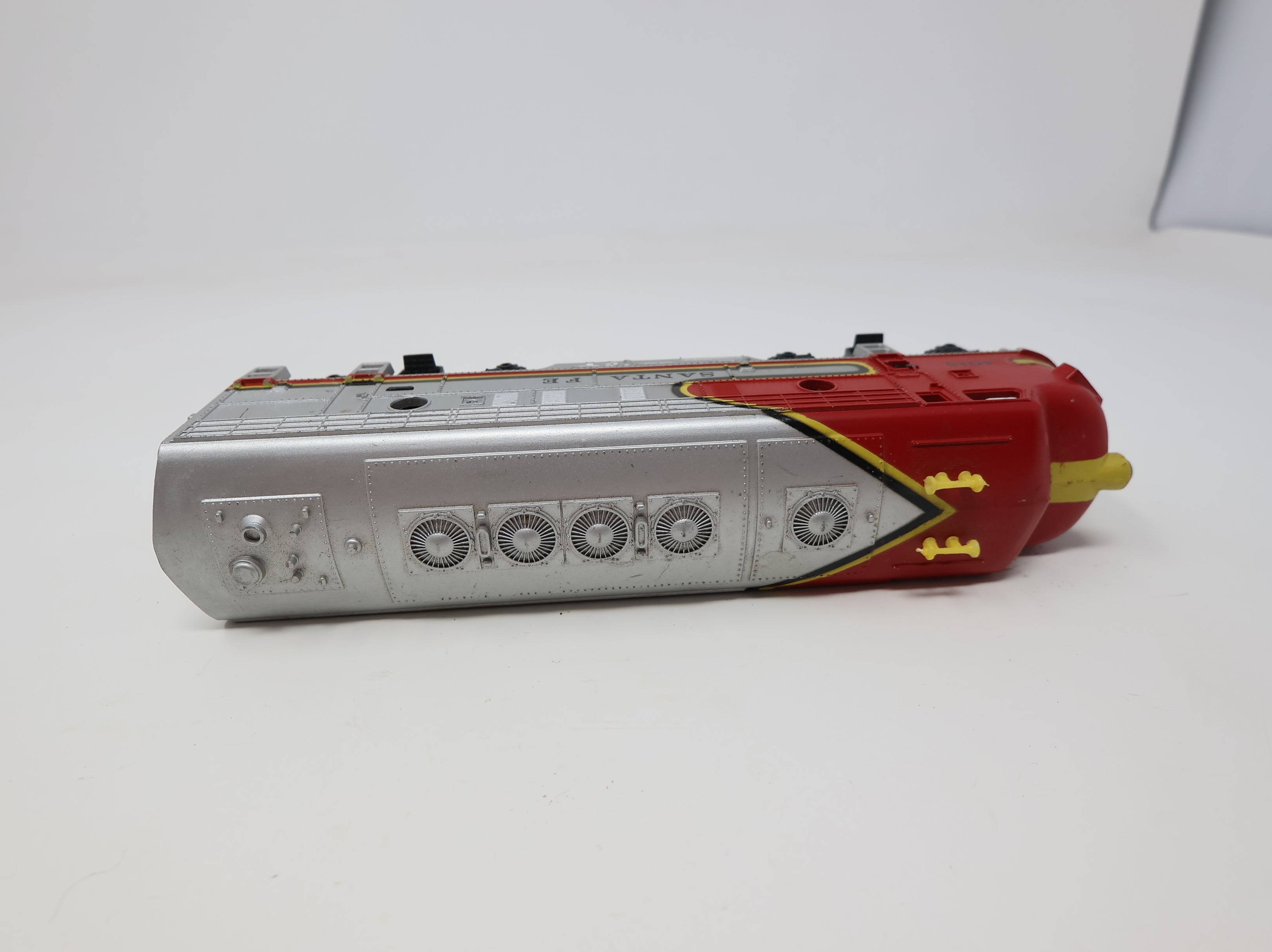 USED Tyco HO Scale F9A Diesel Locomotive Santa Fe #4015 Parts/Repairs DC