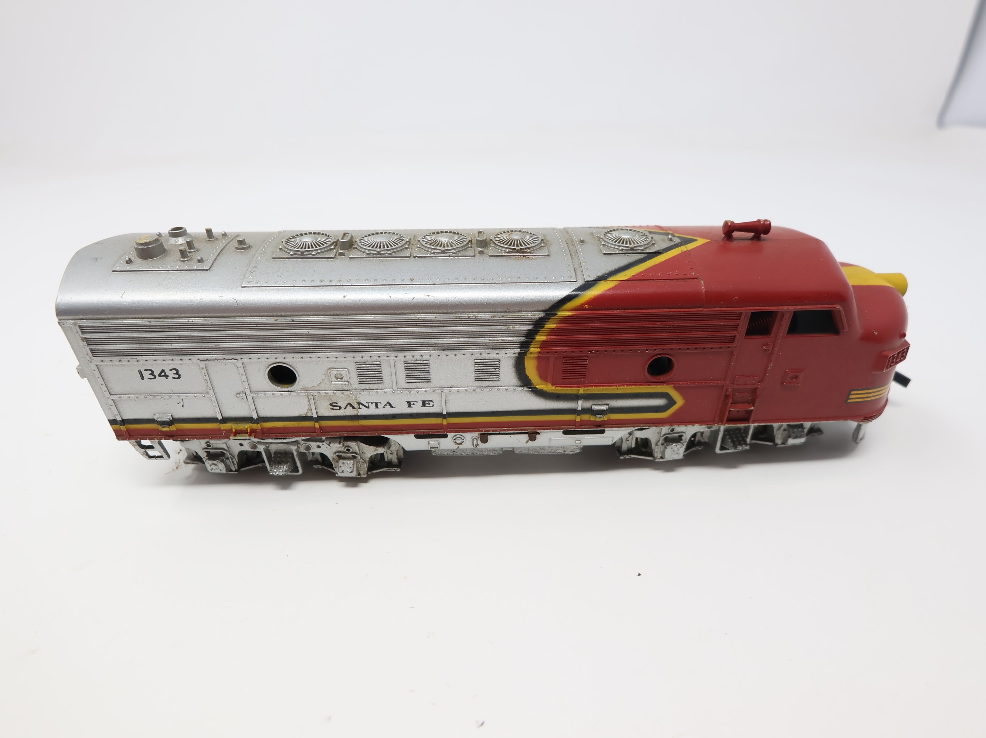 USED Fleischmann HO Scale F7A Diesel Locomotive Santa Fe #1343 Parts/Repairs DC