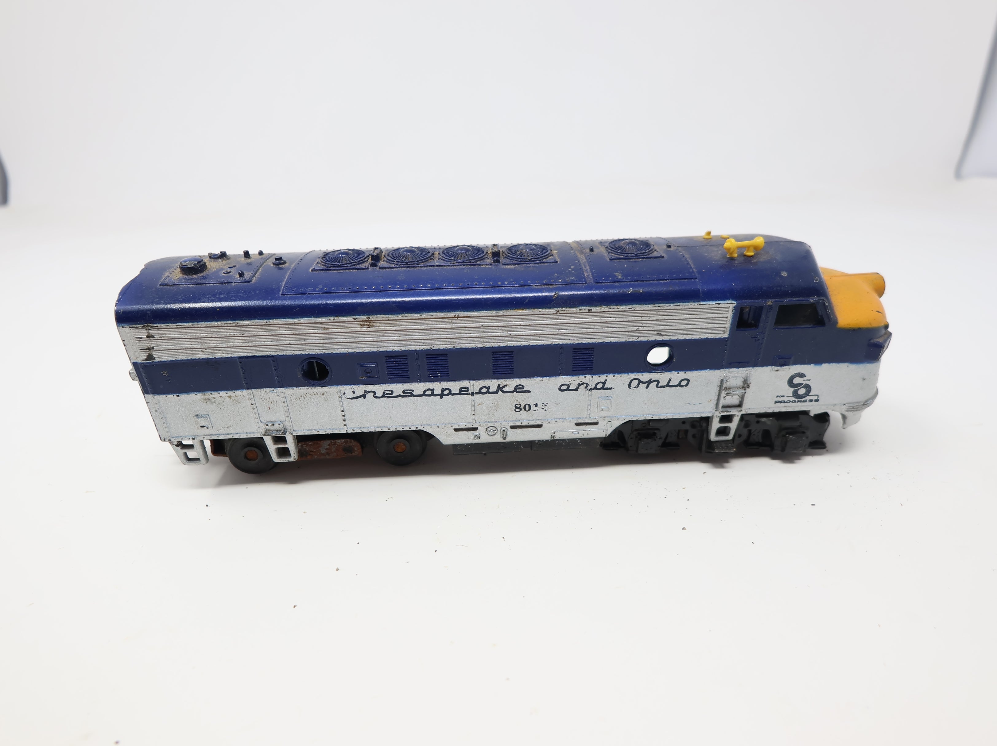 USED Tyco HO Scale F7A Diesel Locomotive Chesapeake and Ohio #8015 Unpowered