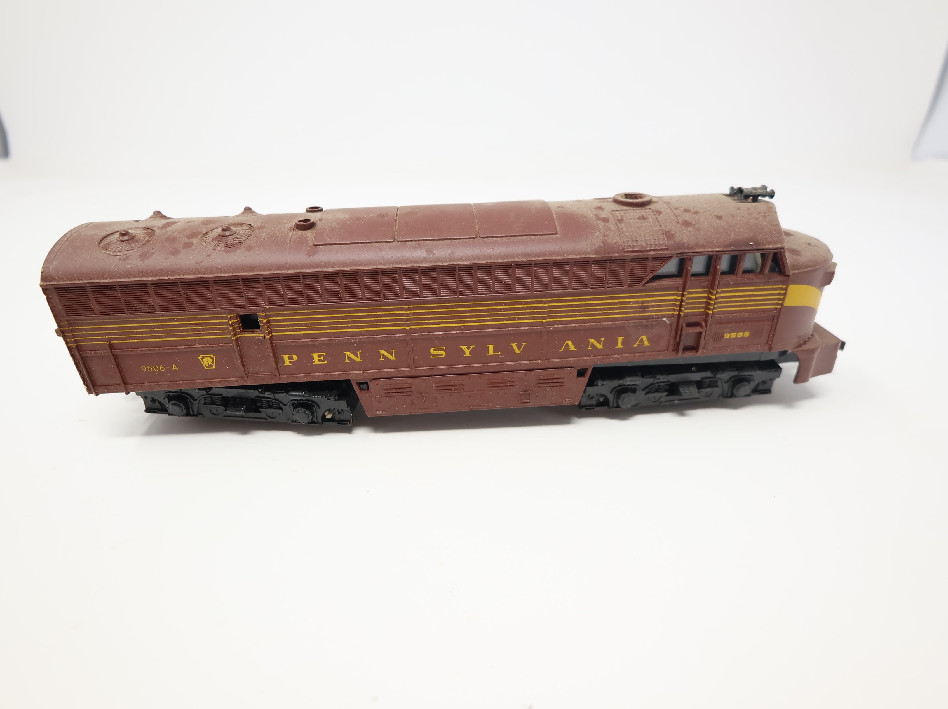 USED AHM HO Scale C-Liner Diesel Locomotive Pennsylvania #9506 DC