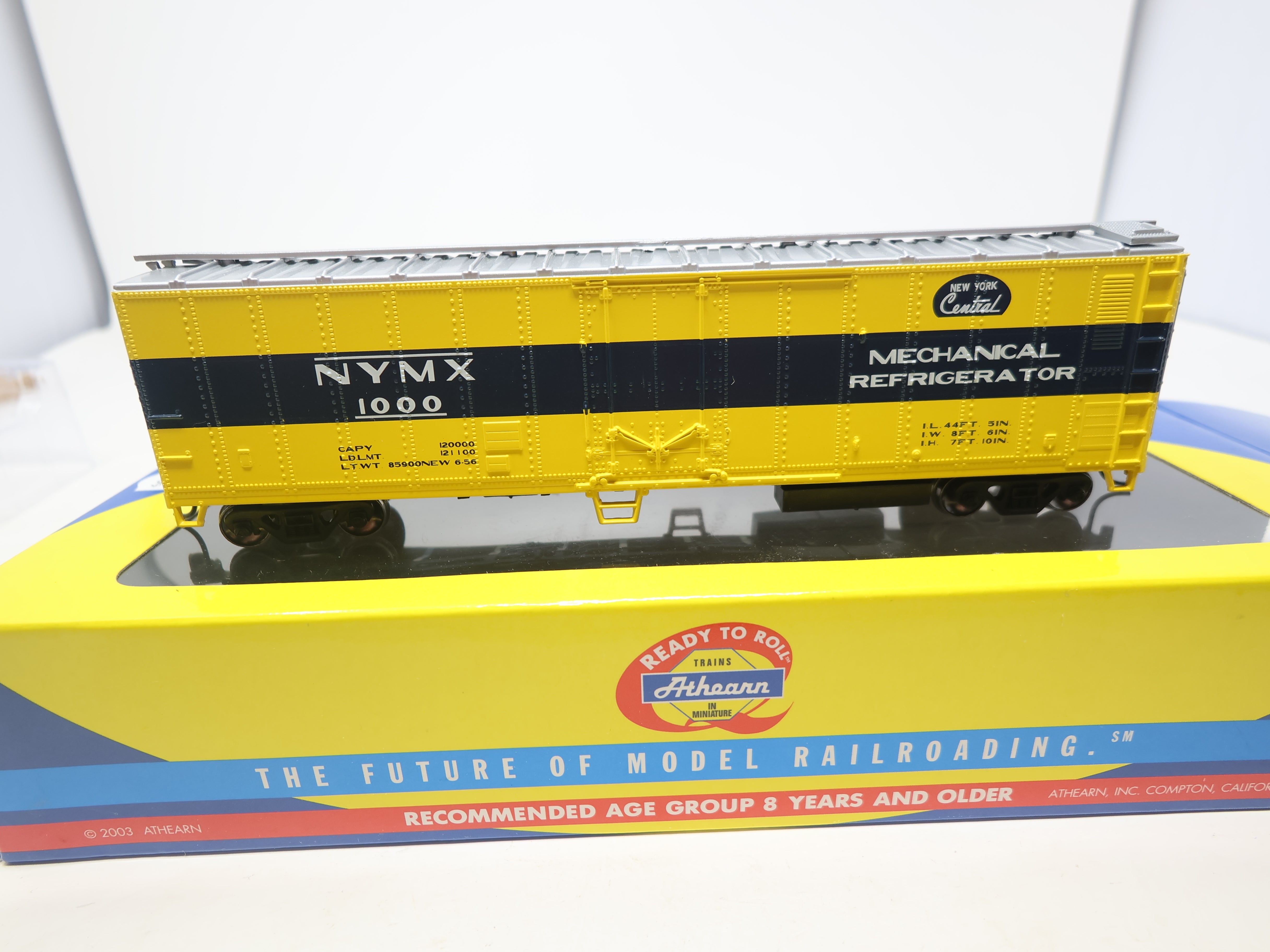 USED Athearn 7555 HO Scale, 50' Smooth Side Reefer, New York Central NYMX #1000