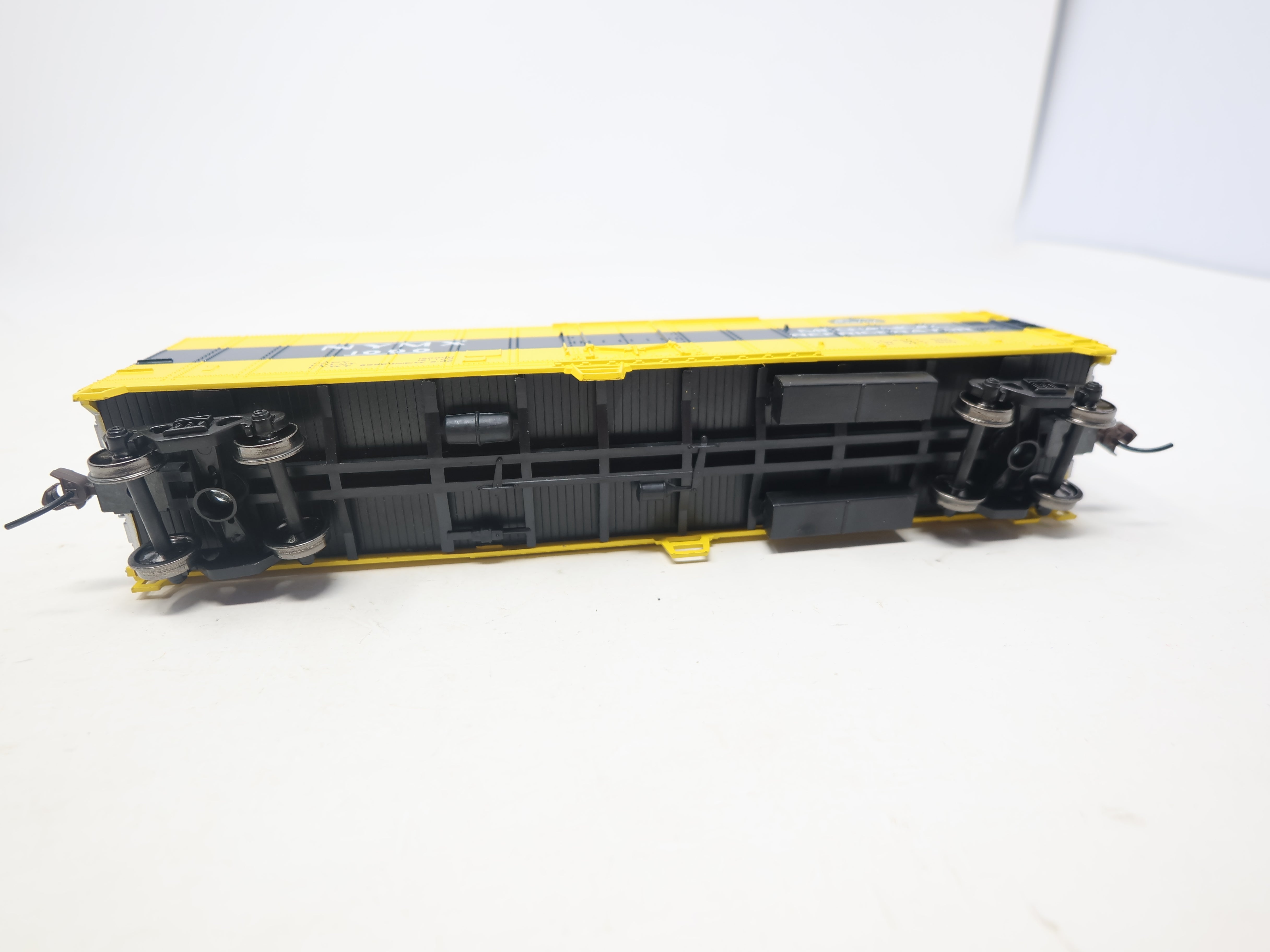 USED Athearn 7555 HO Scale, 50' Smooth Side Reefer, New York Central NYMX #1000