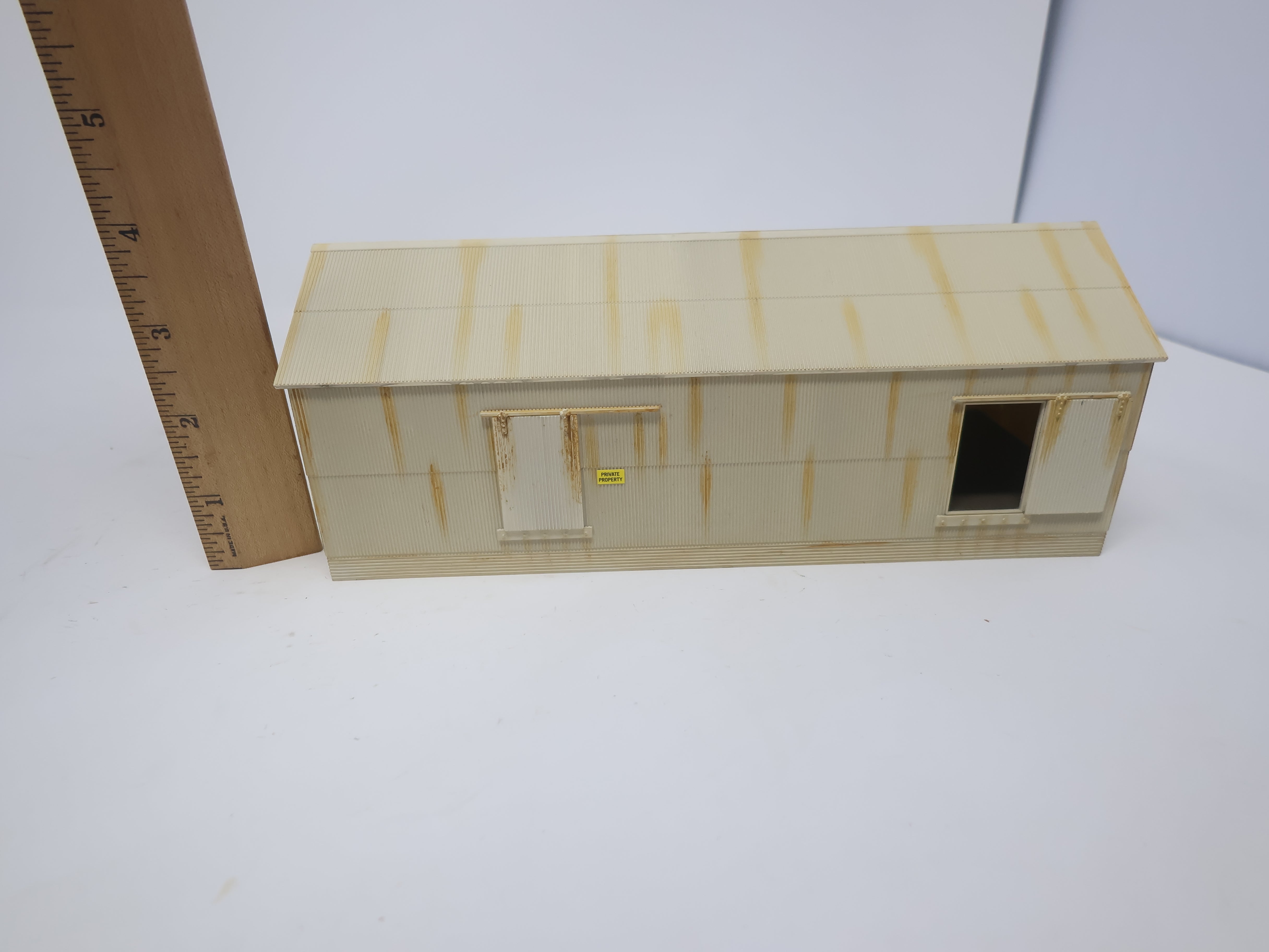 USED Walthers HO Scale, Brickworks Storage Building - Drumlin Forest Lumber, Custom