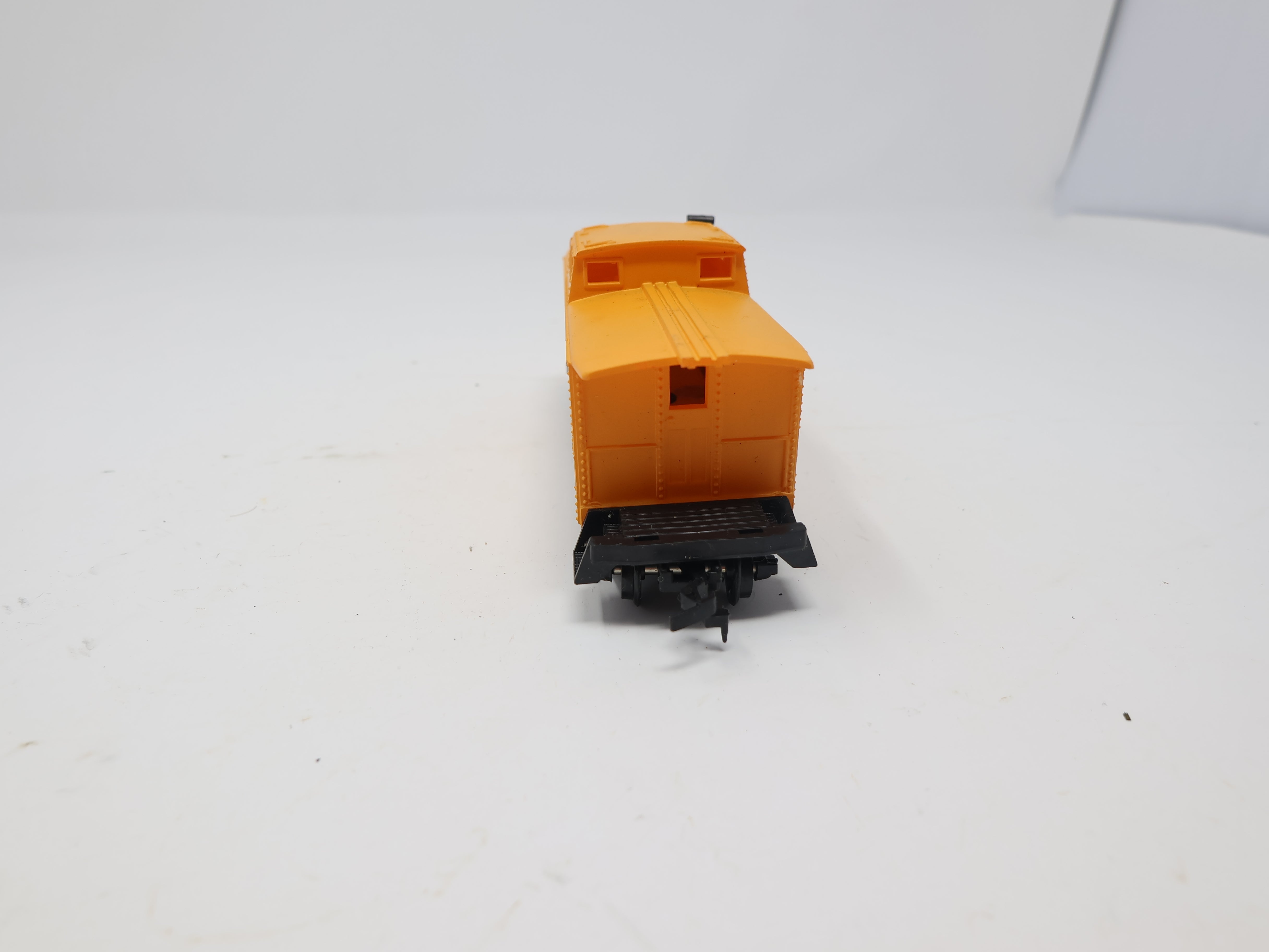 USED HO Scale, Yellow Caboose#1973