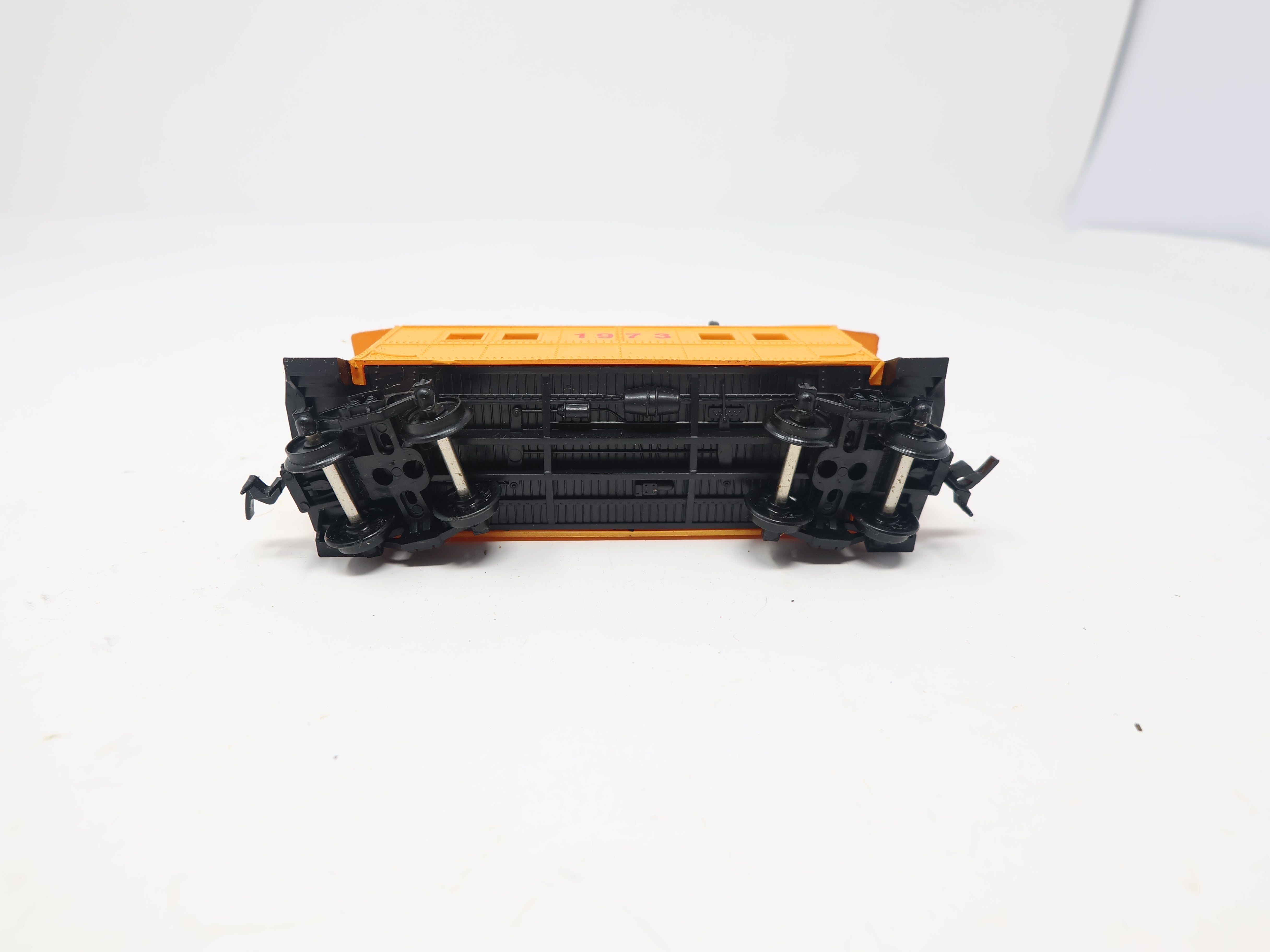 USED HO Scale, Yellow Caboose#1973