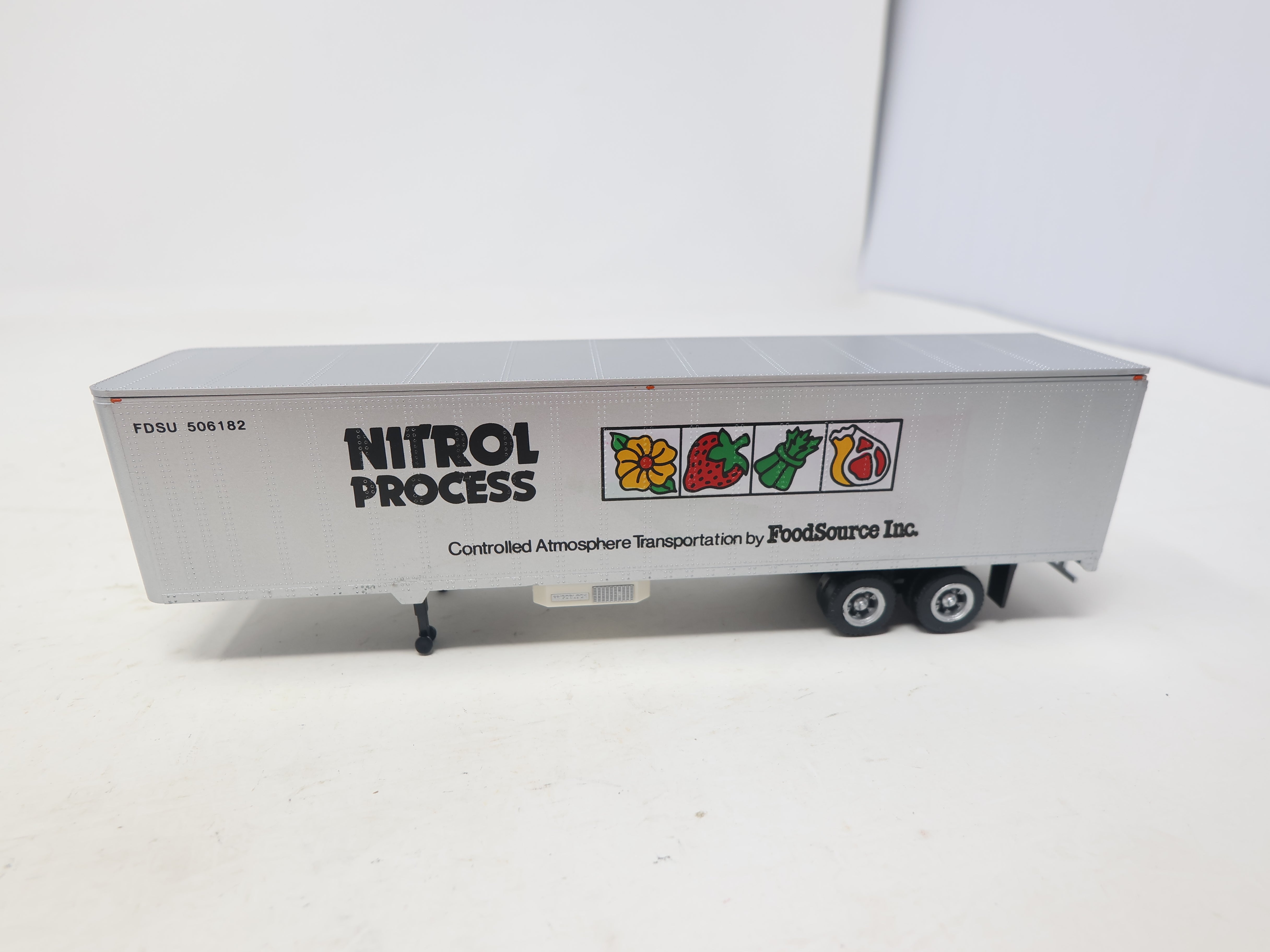 USED Con-Cor #4-008201 HO Scale, 45' Rivet Side Dry Van Trailers (2pk), Nitrol Process FDSU #506182