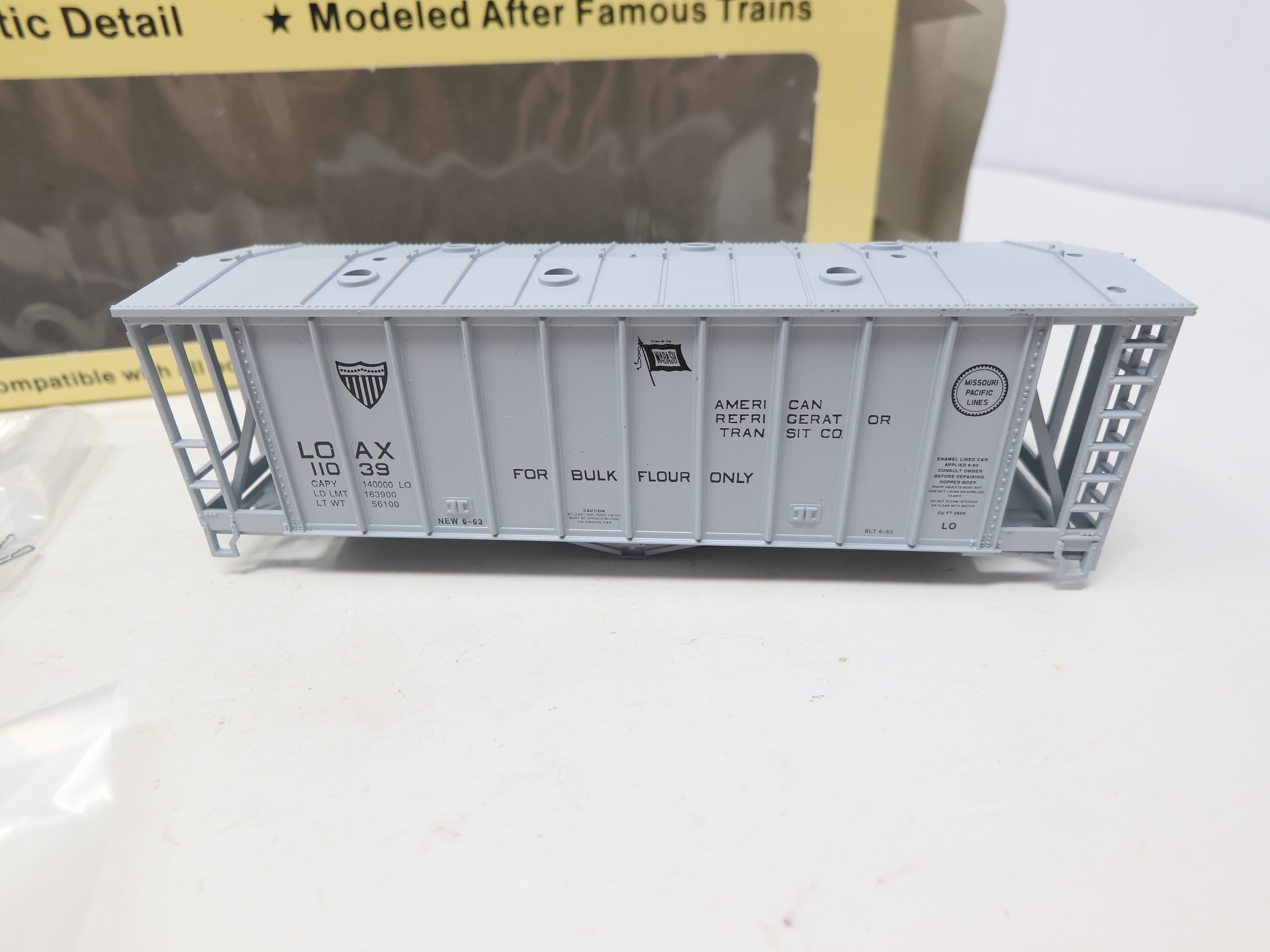 Con-Cor HO Scale, Airslide Hopper (Bulk Flour Only), American Refrigerator Transit LOAX #11039, MO PAC Historical Society (KIT)