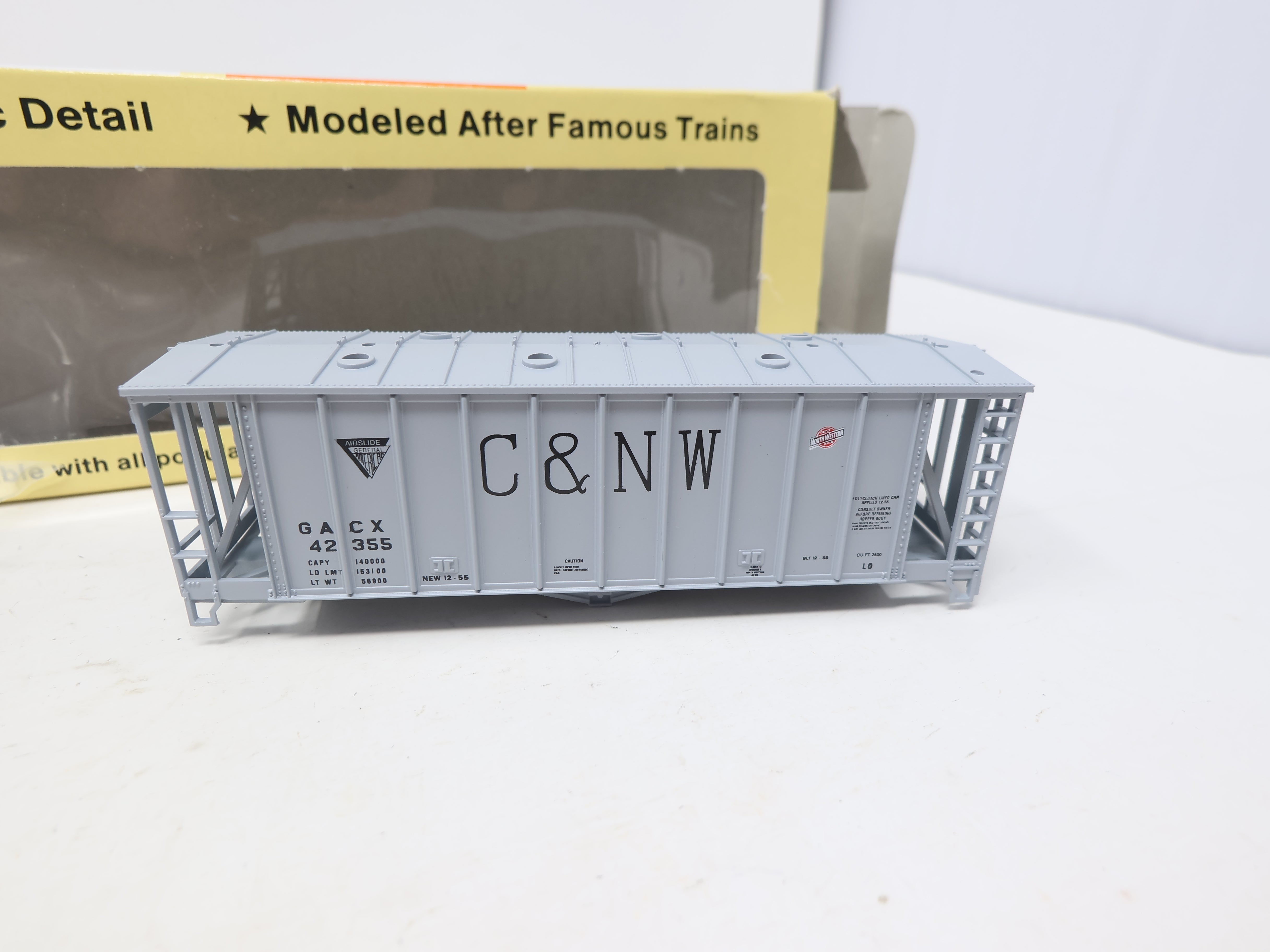 Con-Cor HO Scale, 40' Airslide Hopper, Chicago & North Western GACX #42355, Historical Society LMTD Run (KIT)