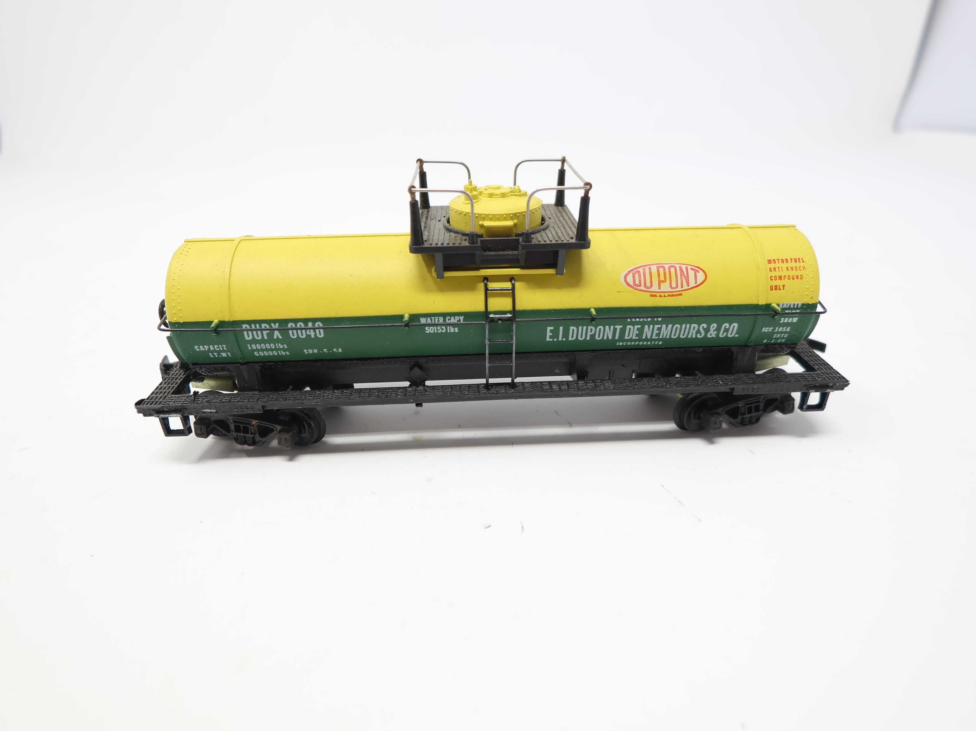 USED Mantua HO Scale Chemical Tank Car Du Pont DUPX #6046