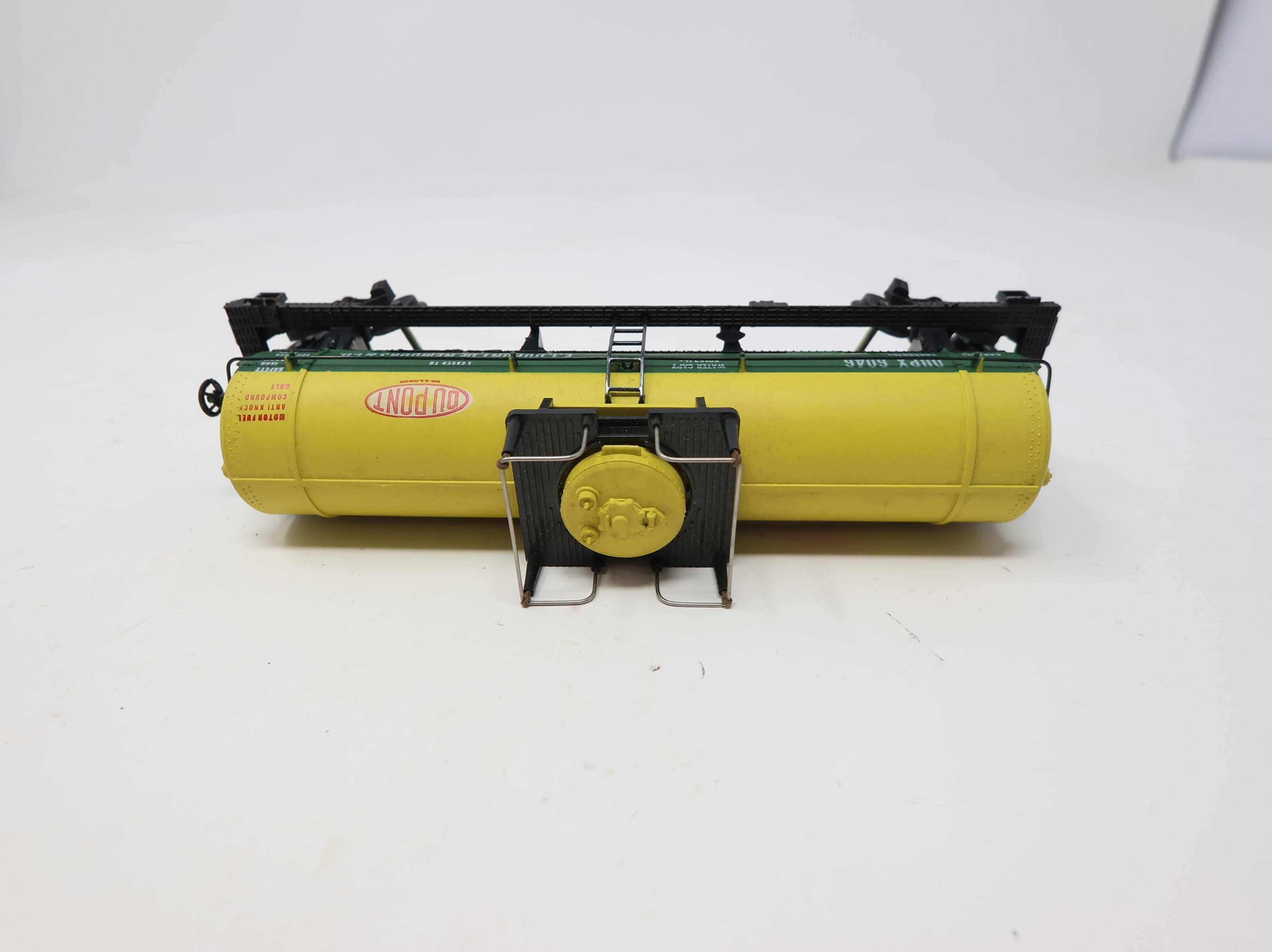 USED Mantua HO Scale Chemical Tank Car Du Pont DUPX #6046