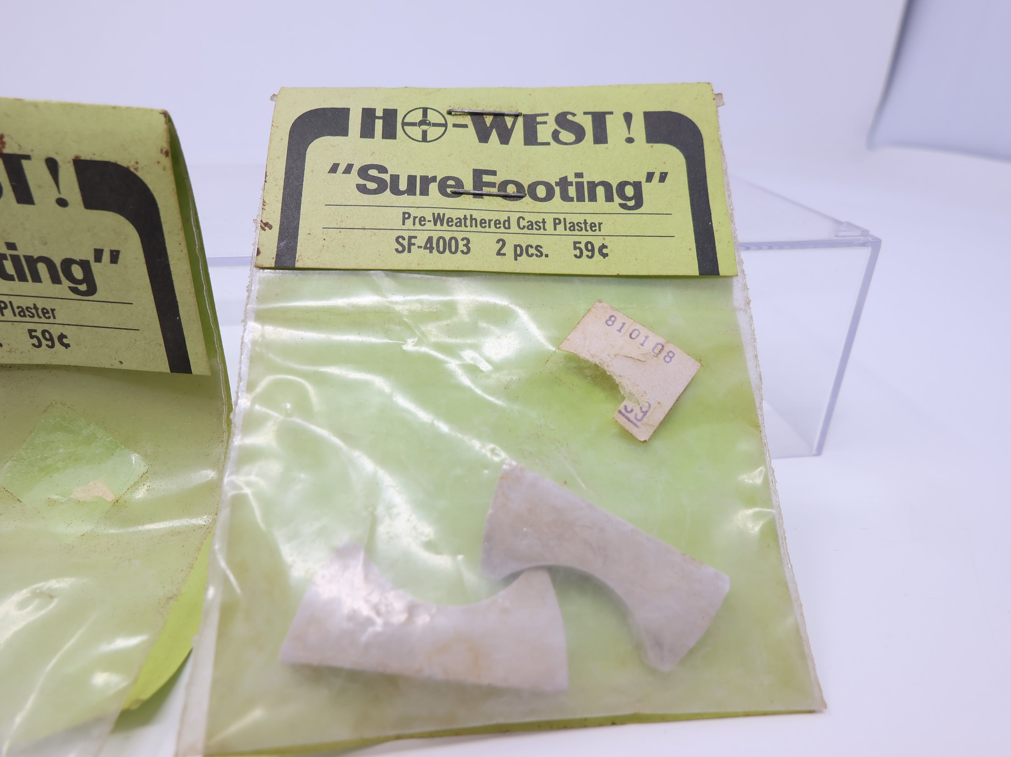 USED HO-West SF4003 HO Scale Sure Footing Pre Weathered Cast Plaster for Fuel Tanks (4 pcs)