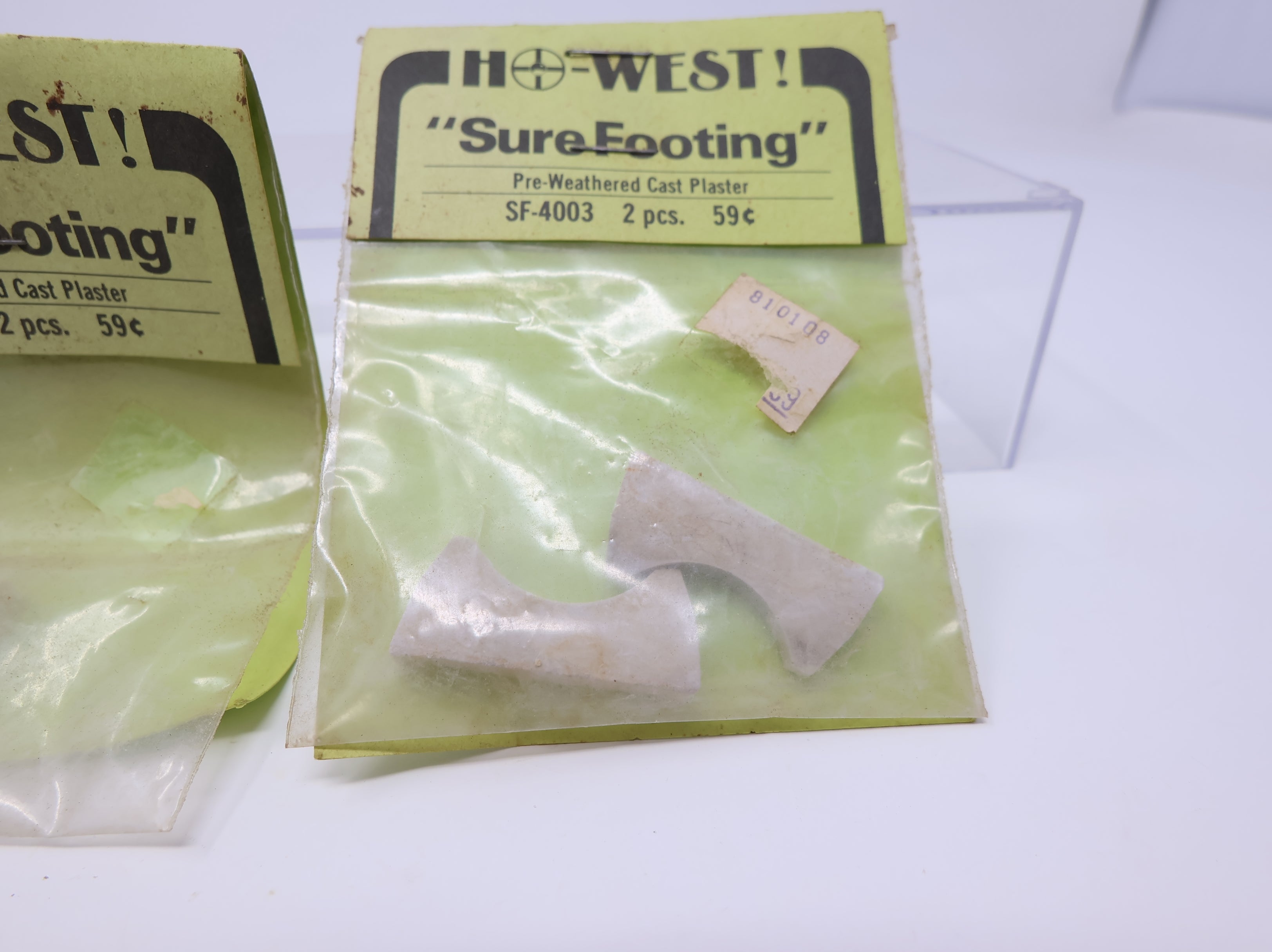 USED HO-West SF4003 HO Scale Sure Footing Pre Weathered Cast Plaster for Fuel Tanks (4 pcs)