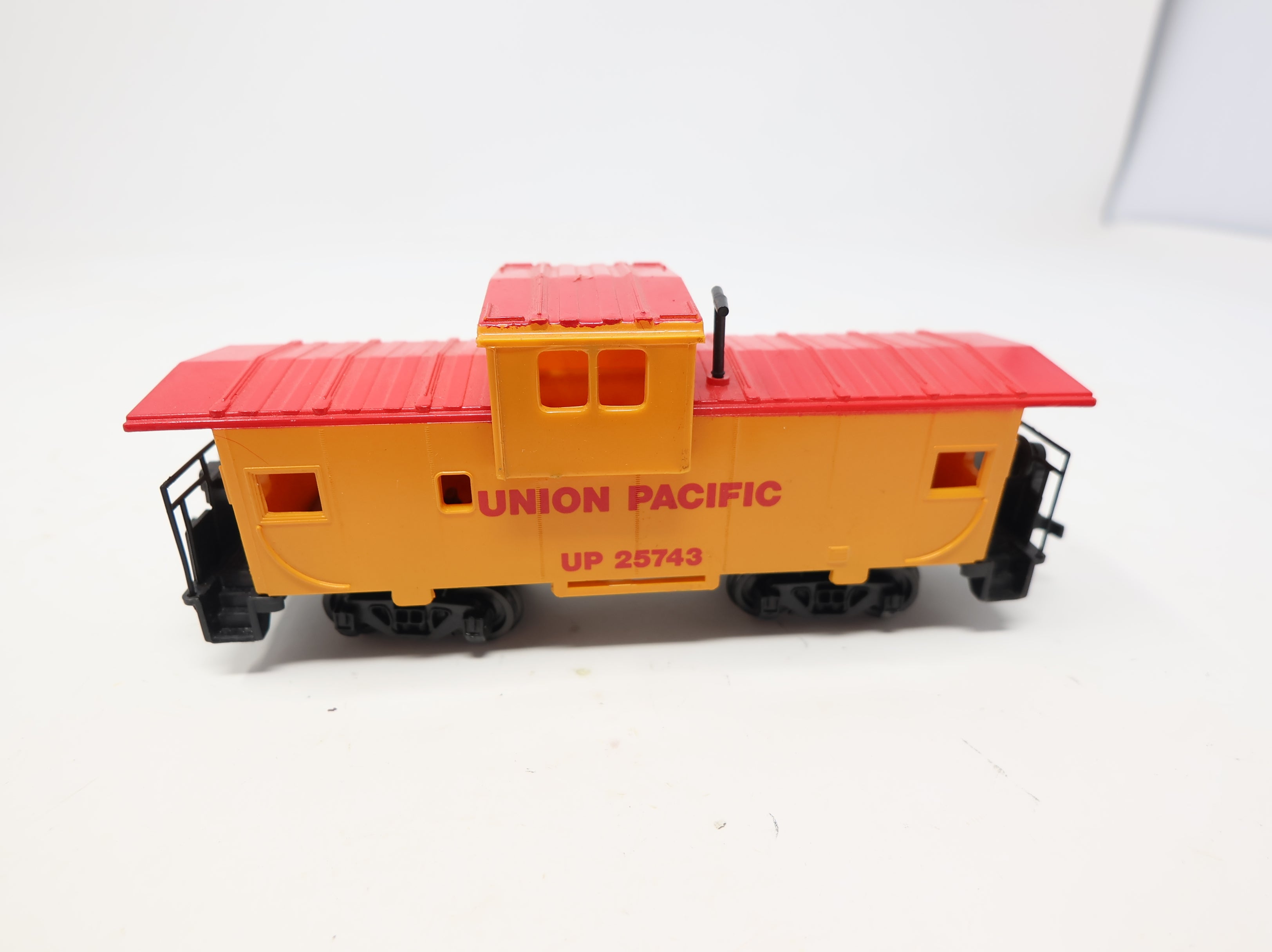 USED Bachmann HO Scale Caboose Union Pacific UP #25743