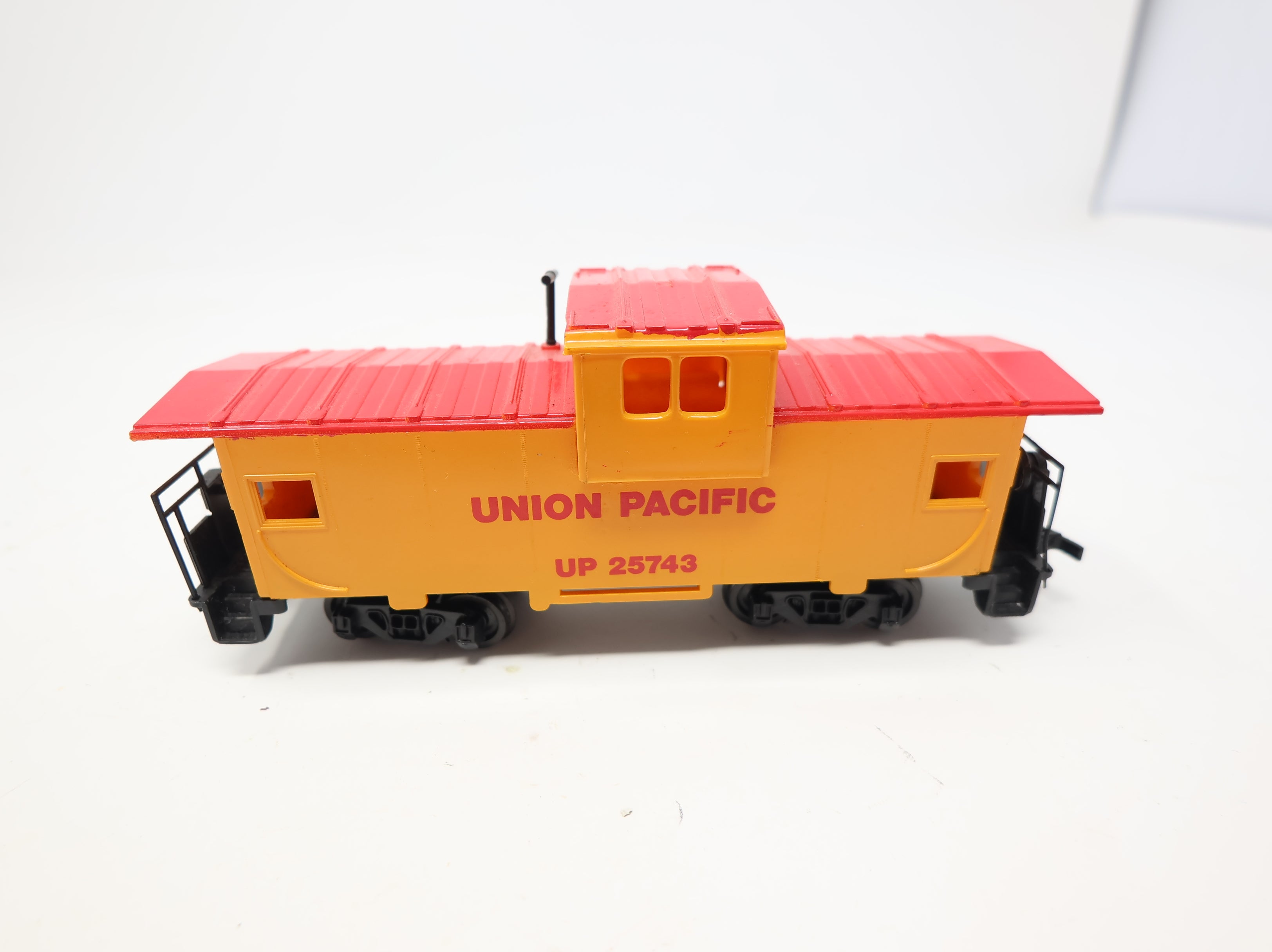 USED Bachmann HO Scale Caboose Union Pacific UP #25743