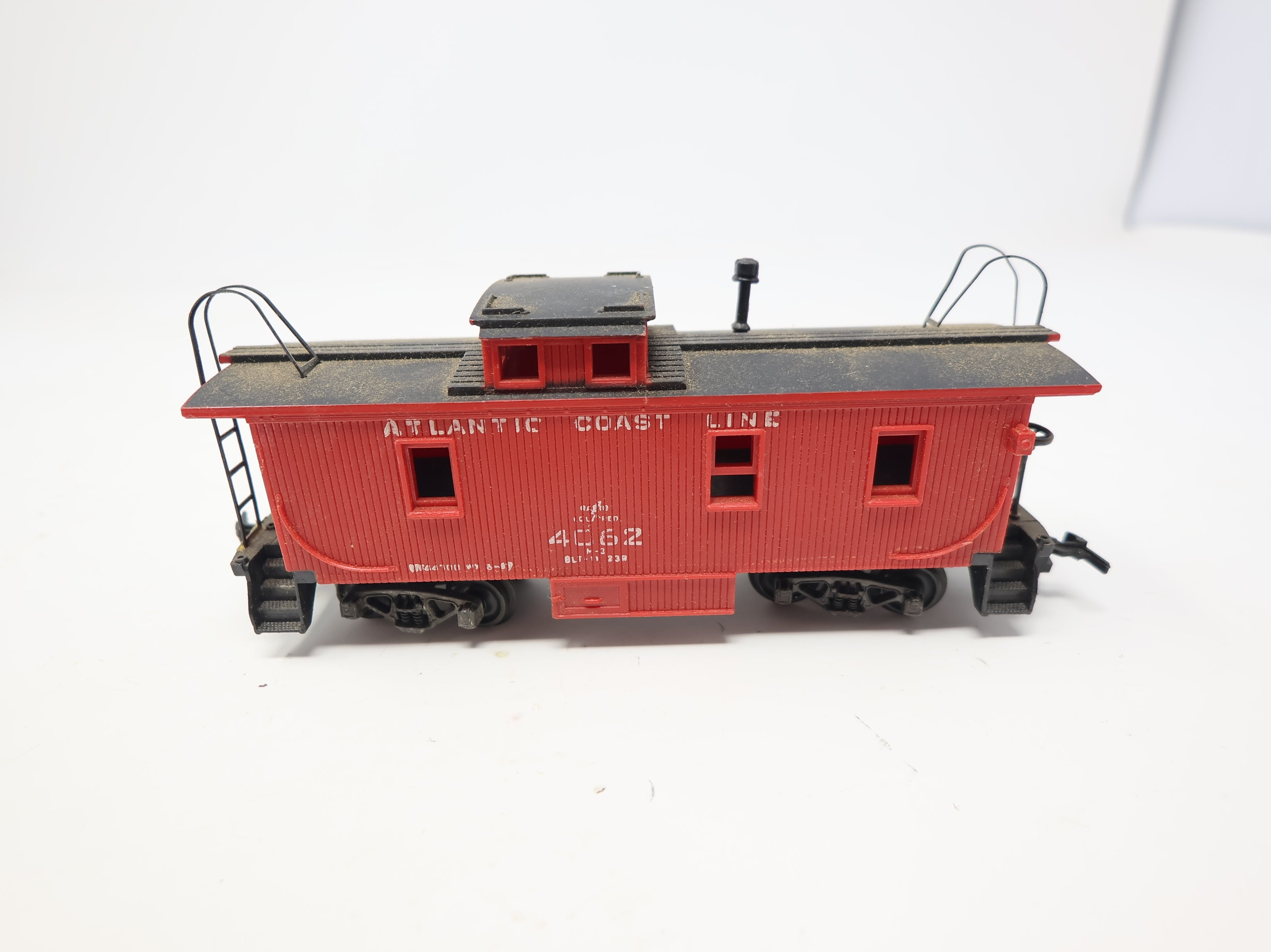 USED Mantua HO Scale Wooden Caboose Atlantic Coast Line #4062